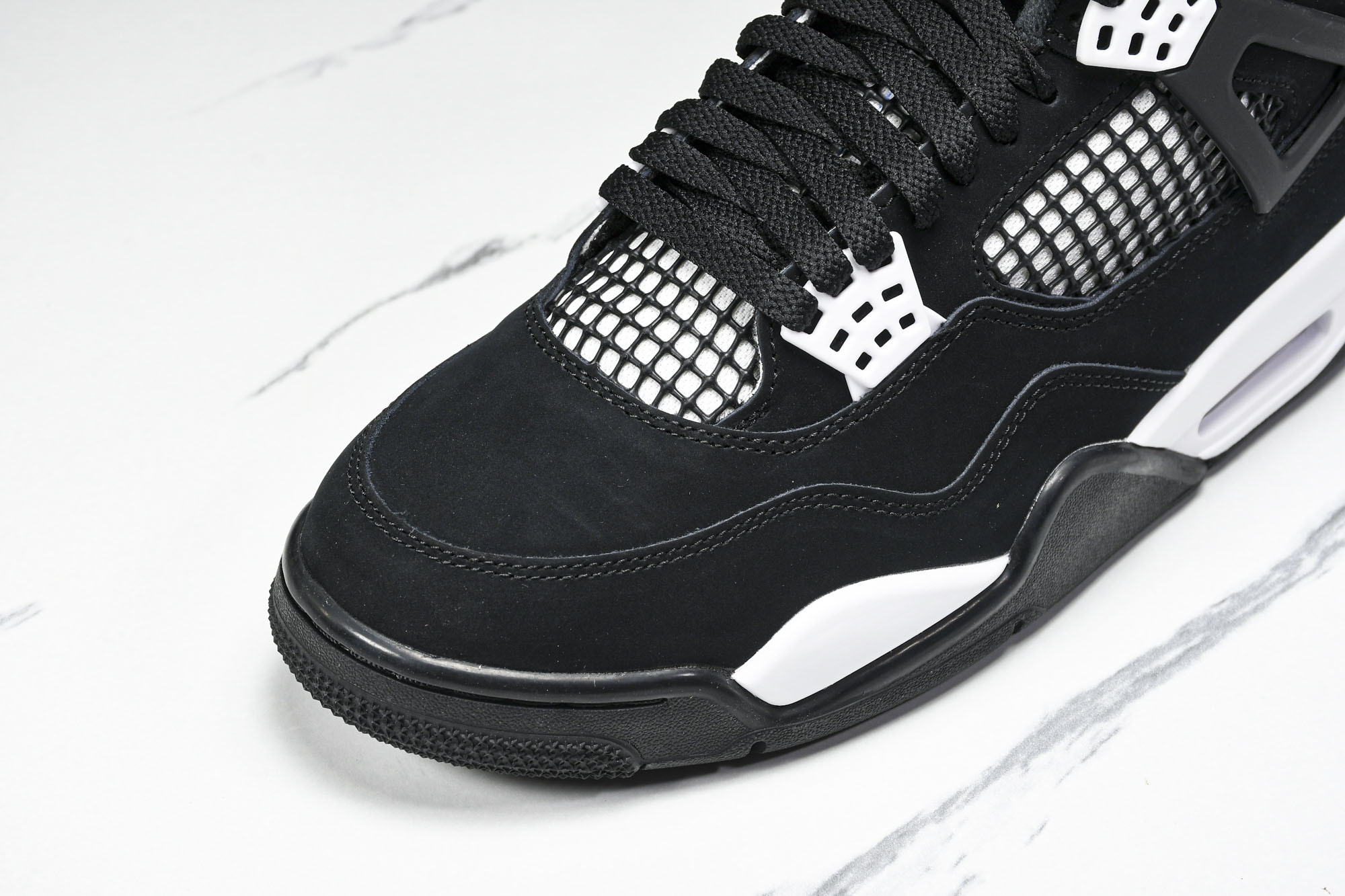 纯原原版 Air Jordan 4 Retro“White Thunder”黑白雷电 FQ8138-001 #YZ001 纯原原版 Air Jordan 4 Retro“White Thunder”黑白雷电 FQ8138-001 #YZ001
