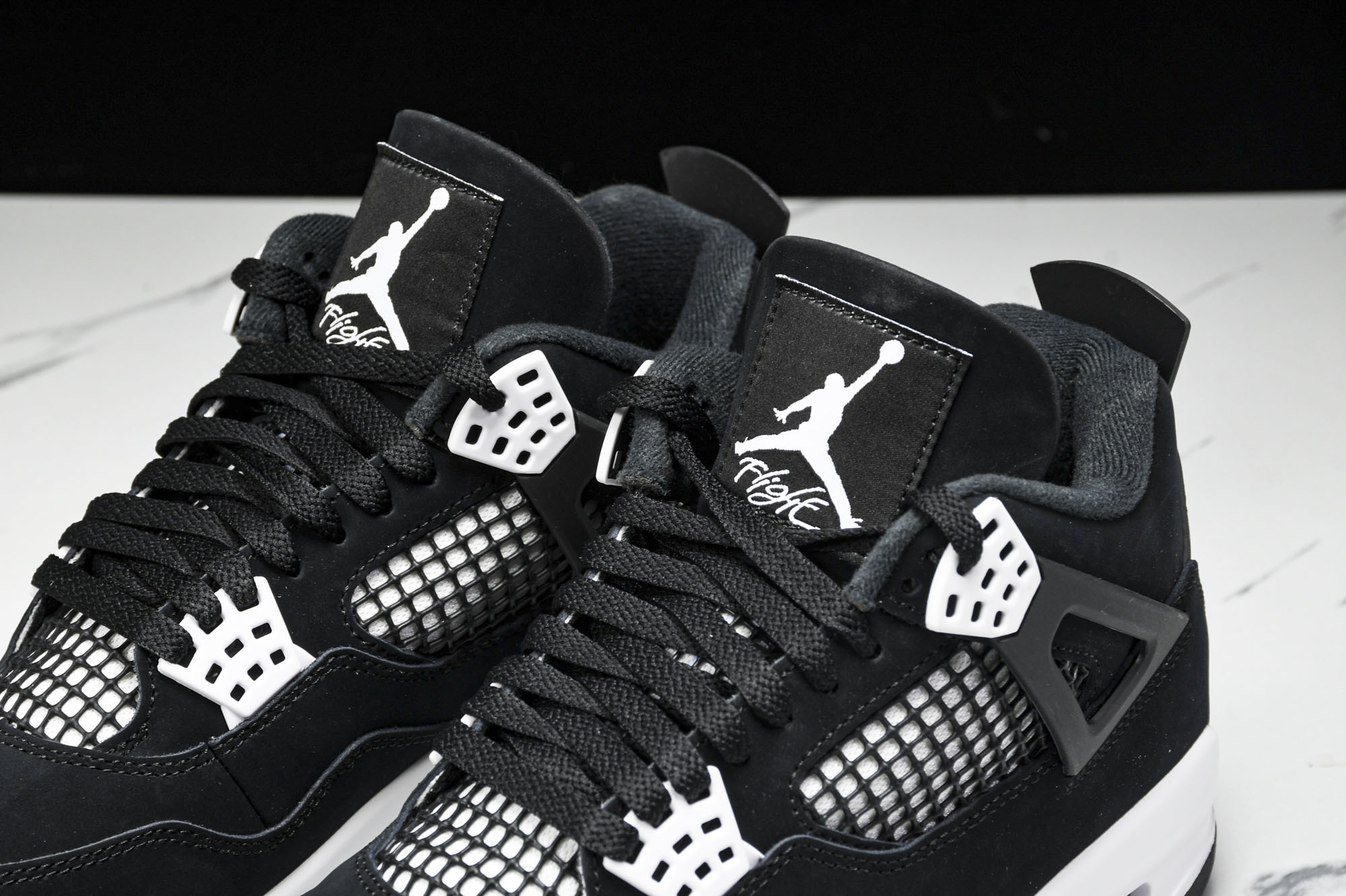 纯原原版 Air Jordan 4 Retro“White Thunder”黑白雷电 FQ8138-001 #YZ001 纯原原版 Air Jordan 4 Retro“White Thunder”黑白雷电 FQ8138-001 #YZ001