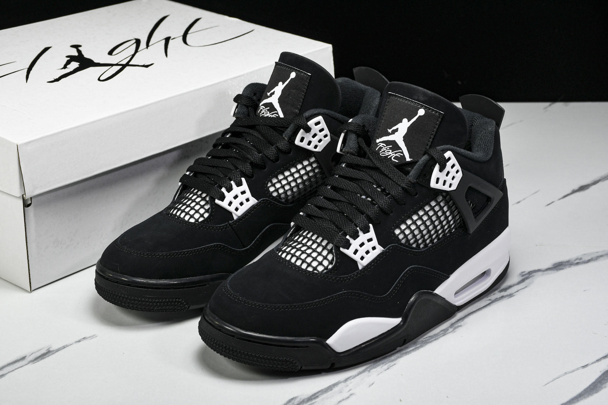 纯原原版 Air Jordan 4 Retro“White Thunder”黑白雷电 FQ8138-001 #YZ001 纯原原版 Air Jordan 4 Retro“White Thunder”黑白雷电 FQ8138-001 #YZ001
