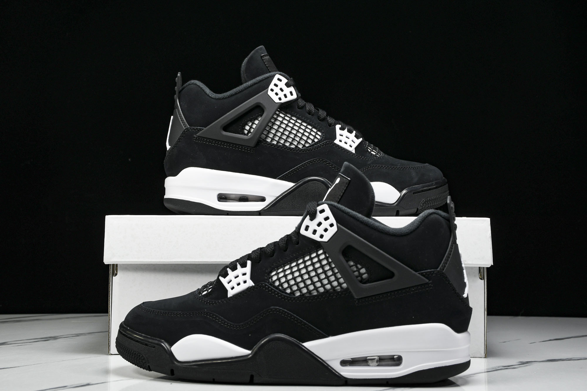 纯原原版 Air Jordan 4 Retro“White Thunder”黑白雷电 FQ8138-001 #YZ001 纯原原版 Air Jordan 4 Retro“White Thunder”黑白雷电 FQ8138-001 #YZ001