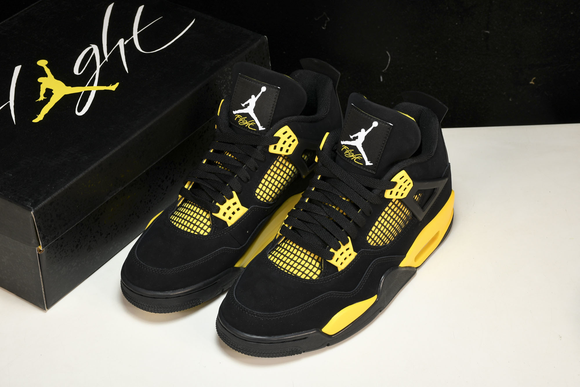 纯原原版 Air Jordan 4 Thunder2023 雷公 黑黄 DH6927-017 #YZ001-1 40 4 纯原原版 Air Jordan 4 Thunder2023 雷公 黑黄 DH6927-017 #YZ001-1 40 4
