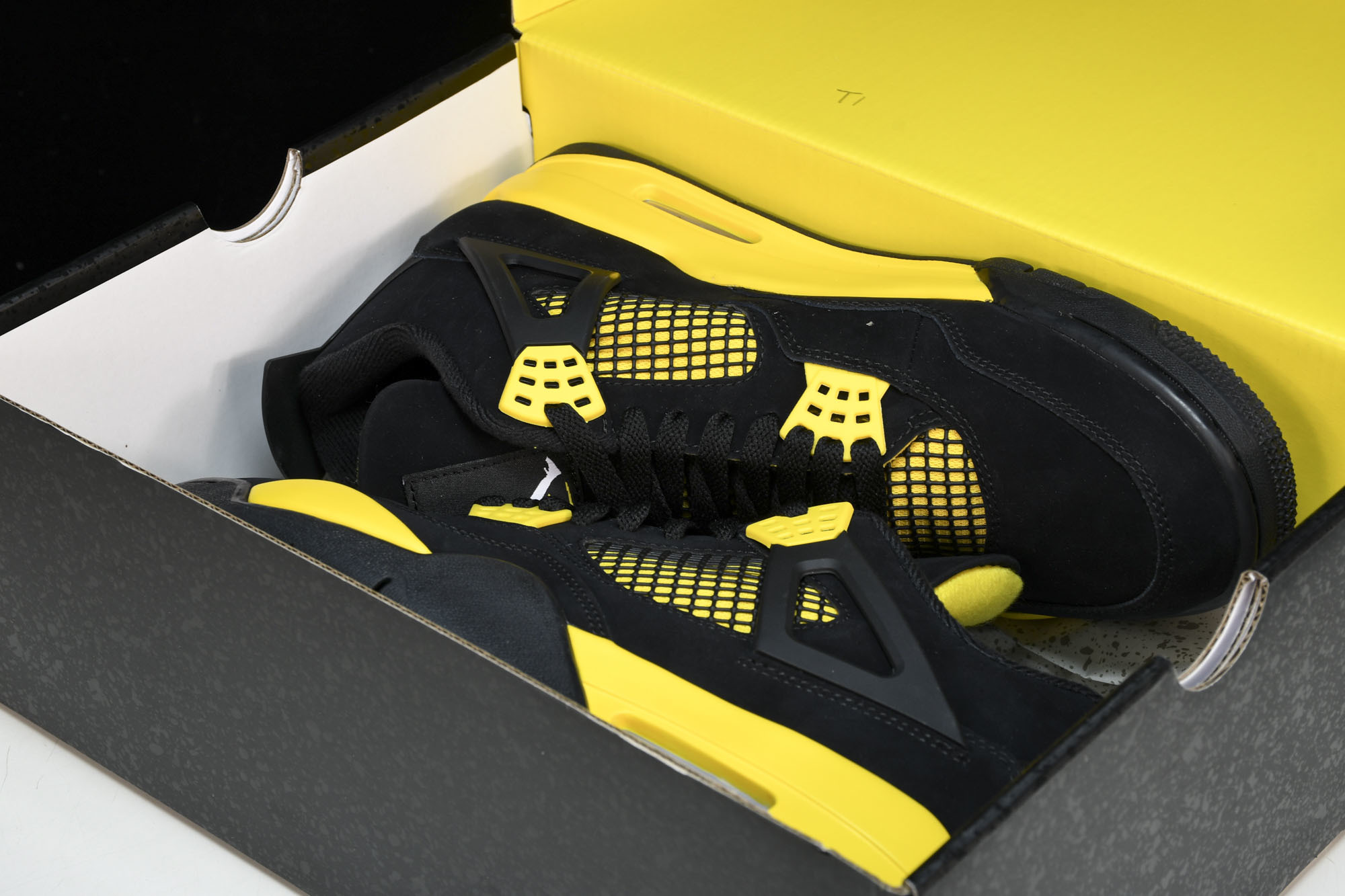 纯原原版 Air Jordan 4 Thunder2023 雷公 黑黄 DH6927-017 #YZ001-1 40 4 纯原原版 Air Jordan 4 Thunder2023 雷公 黑黄 DH6927-017 #YZ001-1 40 4