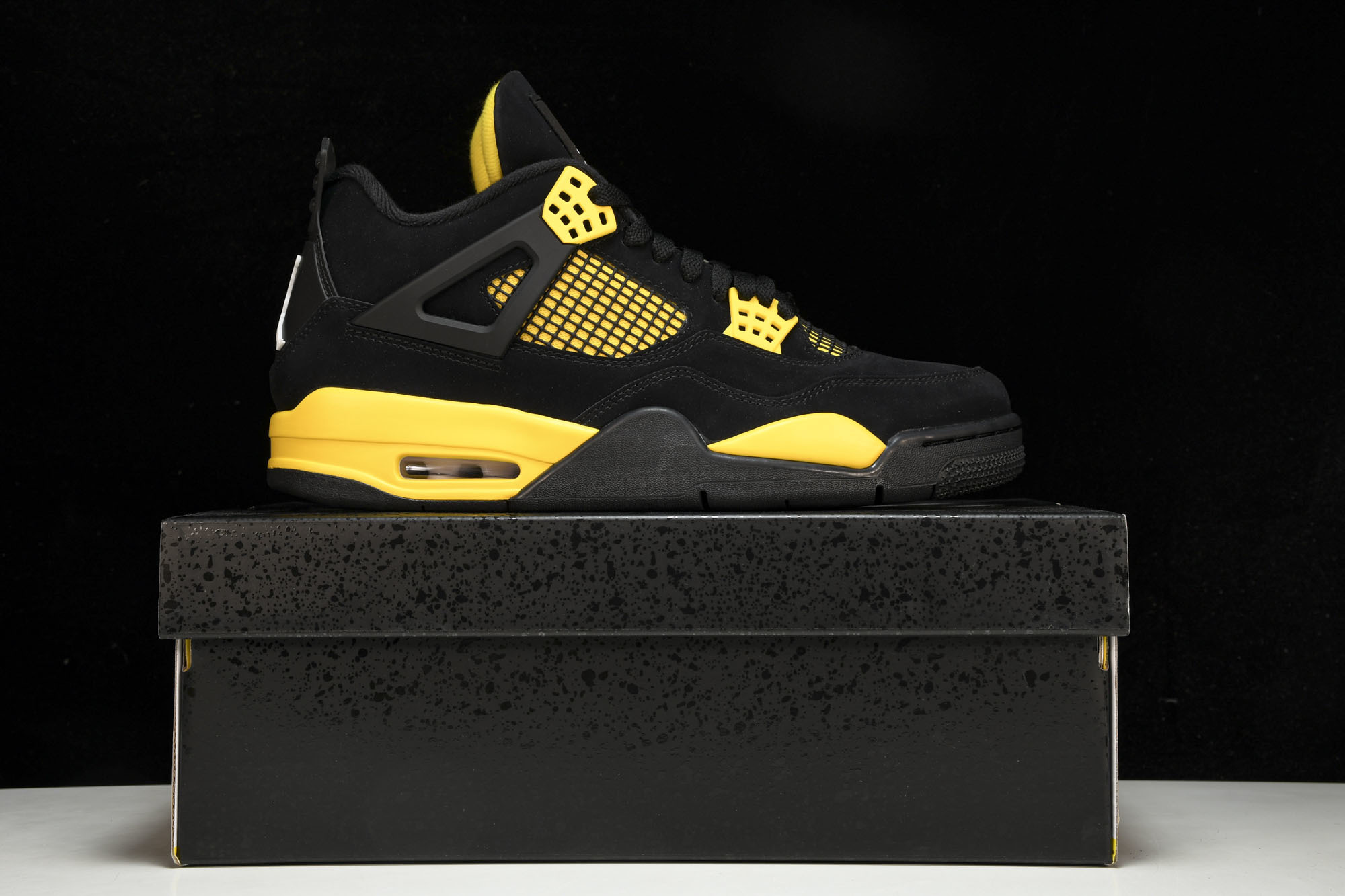 纯原原版 Air Jordan 4 Thunder2023 雷公 黑黄 DH6927-017 #YZ001-1 40 4 纯原原版 Air Jordan 4 Thunder2023 雷公 黑黄 DH6927-017 #YZ001-1 40 4