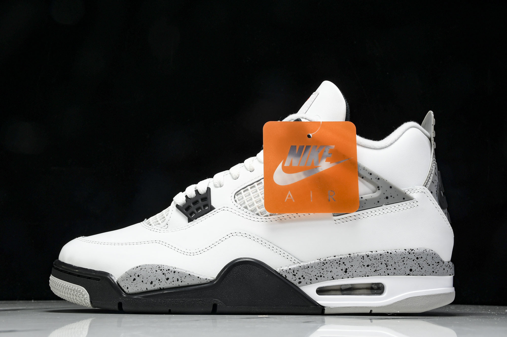 纯原原版 Air Jordan 4 “White Cement” Releases On May 17th 2025; 