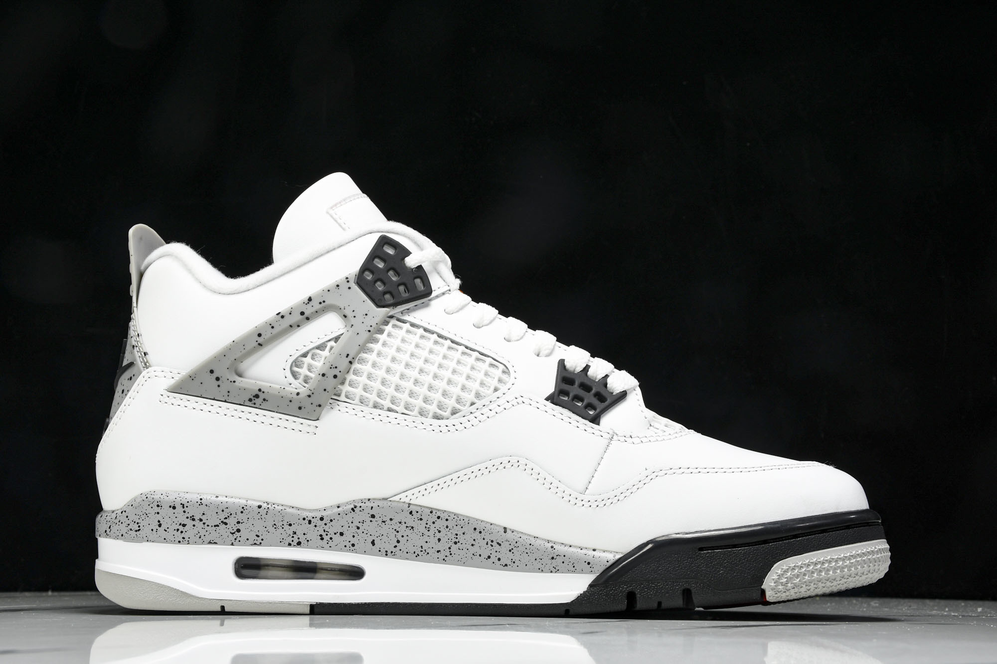 纯原原版 Air Jordan 4 “White Cement” Releases On May 17th 2025; 纯原原版 Air Jordan 4 “White Cement” Releases On May 17th 2025;