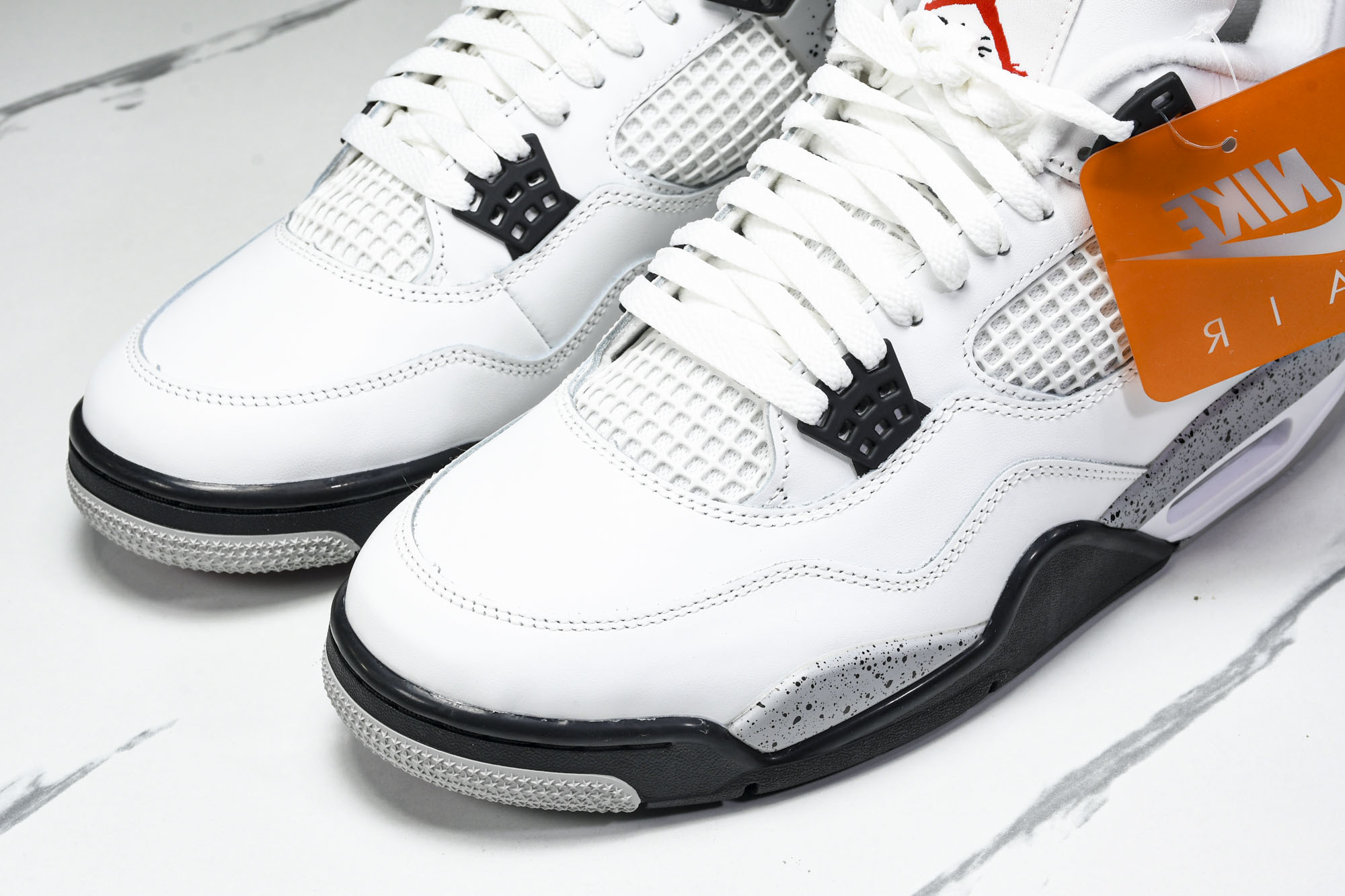 纯原原版 Air Jordan 4 “White Cement” Releases On May 17th 2025; 纯原原版 Air Jordan 4 “White Cement” Releases On May 17th 2025;