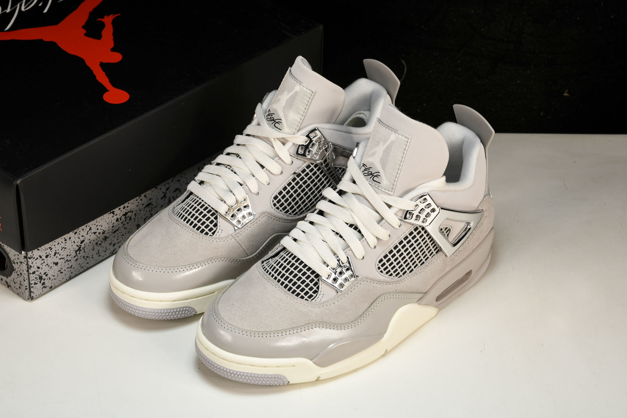 纯原原版 Air Jordan 4“Light Iron Ore”矿石灰 AQ9129-001 #YZ001-1 40 纯原原版 Air Jordan 4“Light Iron Ore”矿石灰 AQ9129-001 #YZ001-1 40