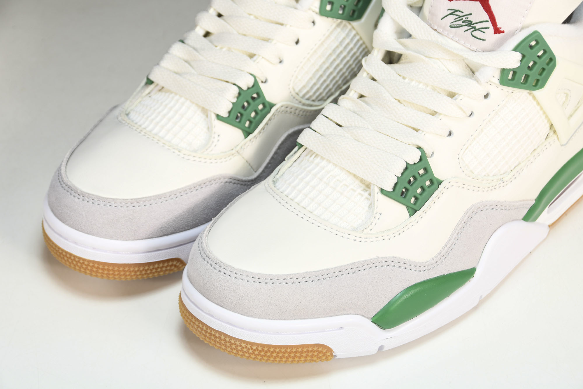 纯原原版 Nike SB x Air Jordan 4 “Pine Green” 绿松石 联名款 DR5415-103 