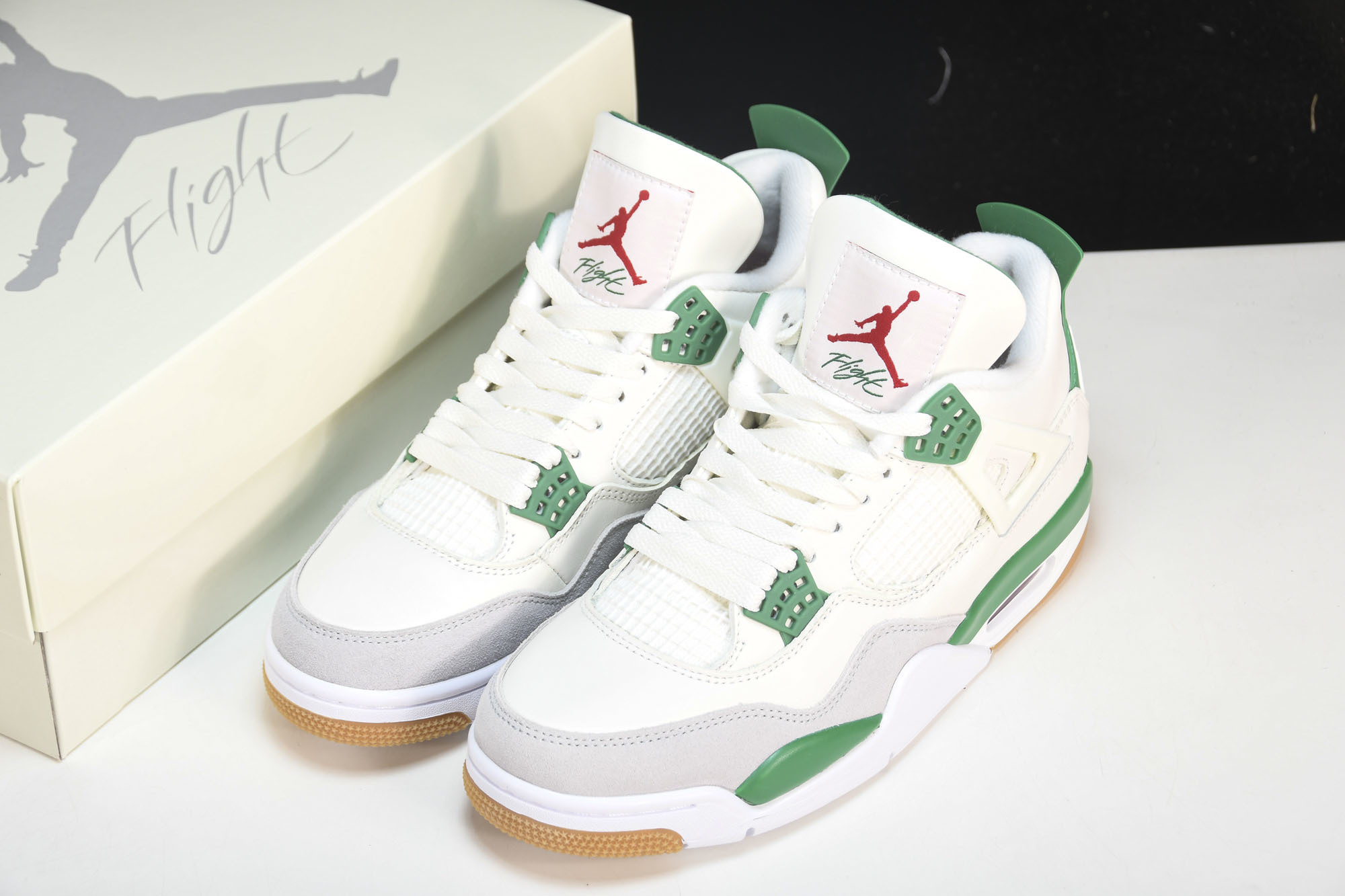 纯原原版 Nike SB x Air Jordan 4 “Pine Green” 绿松石 联名款 DR5415-103 