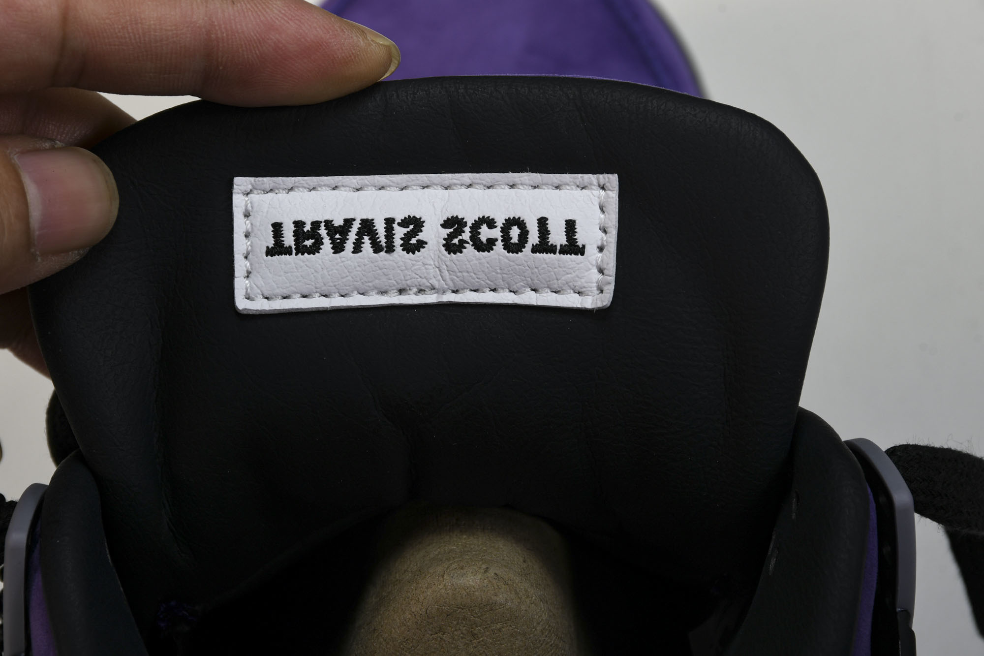 纯原原版 Travis Scott x Air Jordan 4 Retro Purple 紫色 AJ4- #YZ001 纯原原版 Travis Scott x Air Jordan 4 Retro Purple 紫色 AJ4- #YZ001