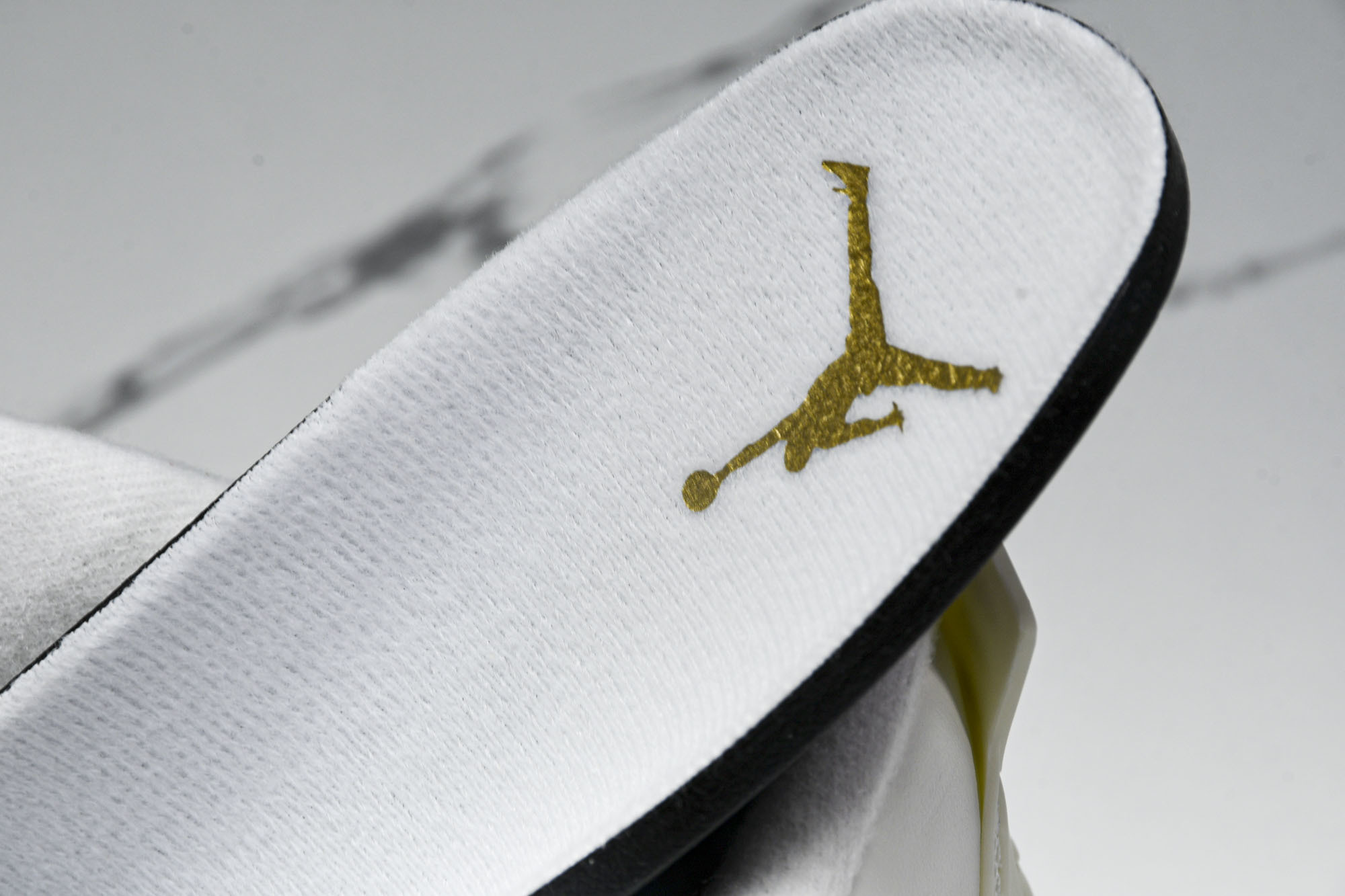 纯原原版 WMNS Air Jordan4 Retro 奶白色 AQ9129-170 #YZ001-1 40 40.5 纯原原版 WMNS Air Jordan4 Retro 奶白色 AQ9129-170 #YZ001-1 40 40.5