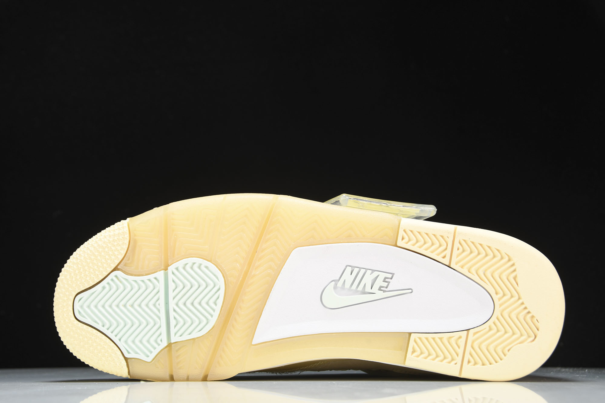 纯原原版 OFF-WHITE x AJ4 WMNS ”SAIC“ 白帆 CV9388-100 #YZ001-1 40 4 纯原原版 OFF-WHITE x AJ4 WMNS ”SAIC“ 白帆 CV9388-100 #YZ001-1 40 4