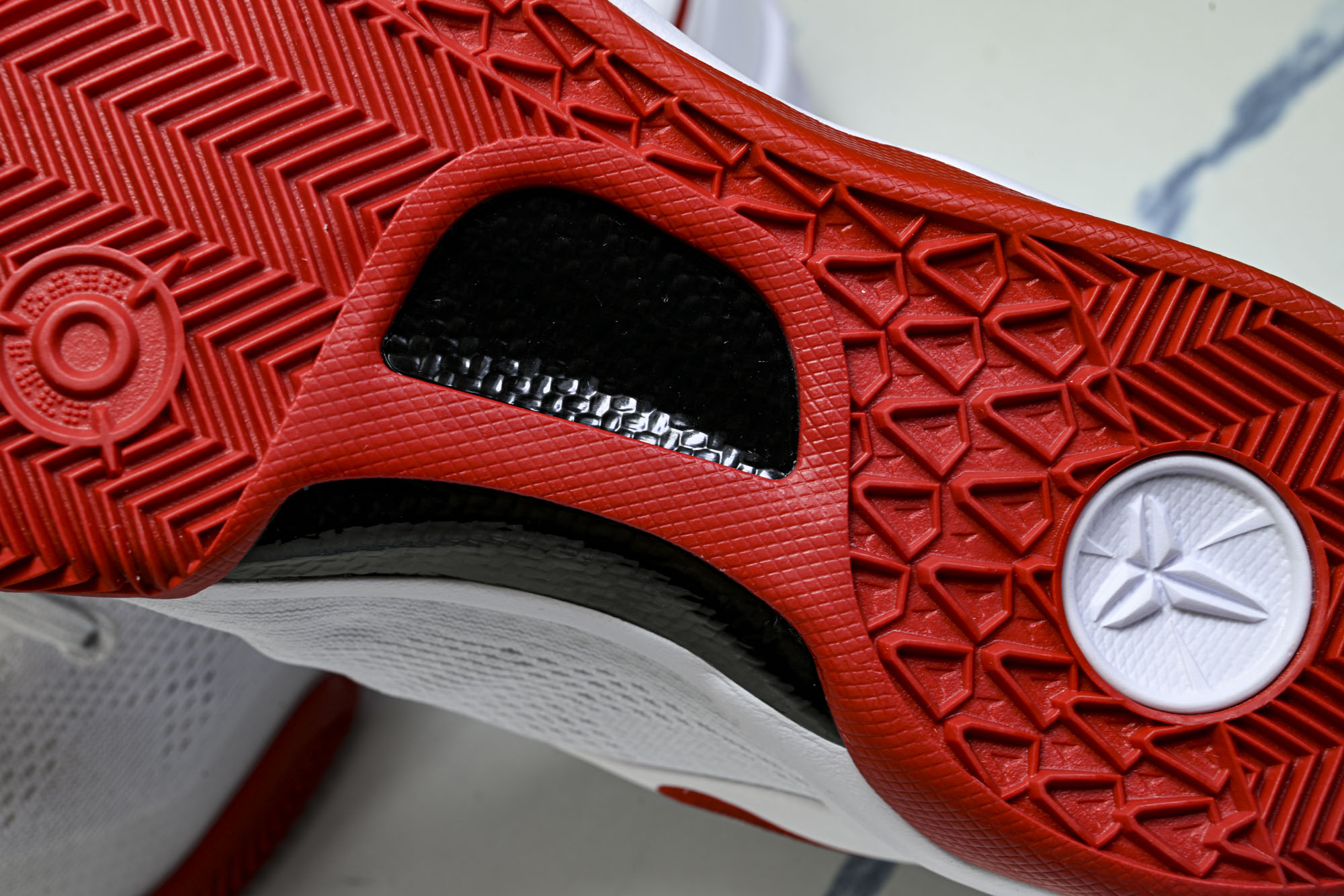纯原NK Kobe 8 _SYSTEM_ 科比8代 男子实战篮球鞋HM6469-101 #YZ001-1 40 40.5 纯原NK Kobe 8 _SYSTEM_ 科比8代 男子实战篮球鞋HM6469-101 #YZ001-1 40 40.5