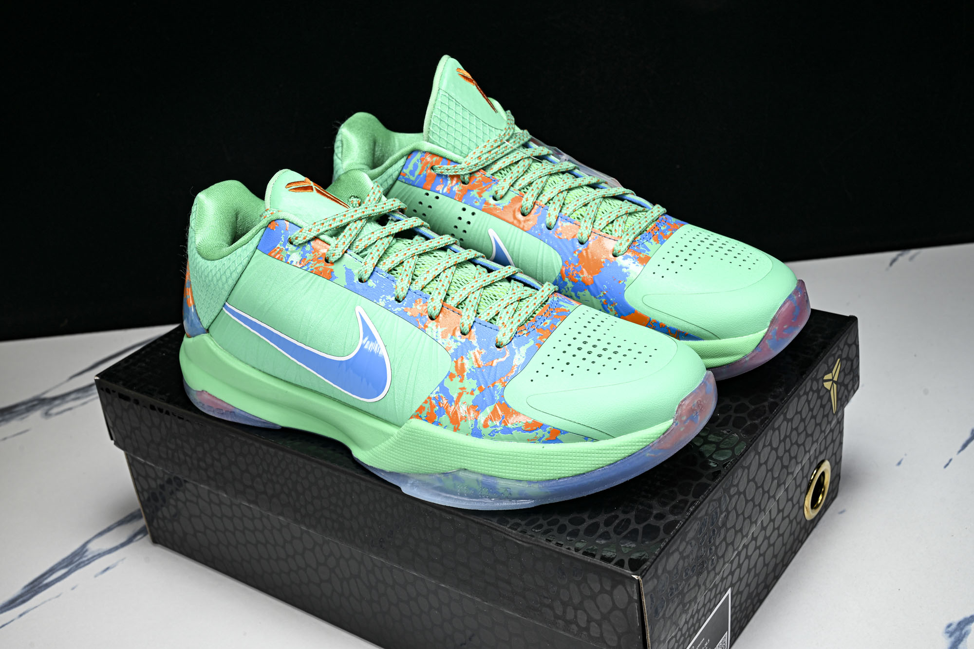纯原Jalen Brunson x NK Zoom Kobe 5 Protro 'NY vs. NY' 绿蓝桔色 IX1 纯原Jalen Brunson x NK Zoom Kobe 5 Protro 'NY vs. NY' 绿蓝桔色 IX1