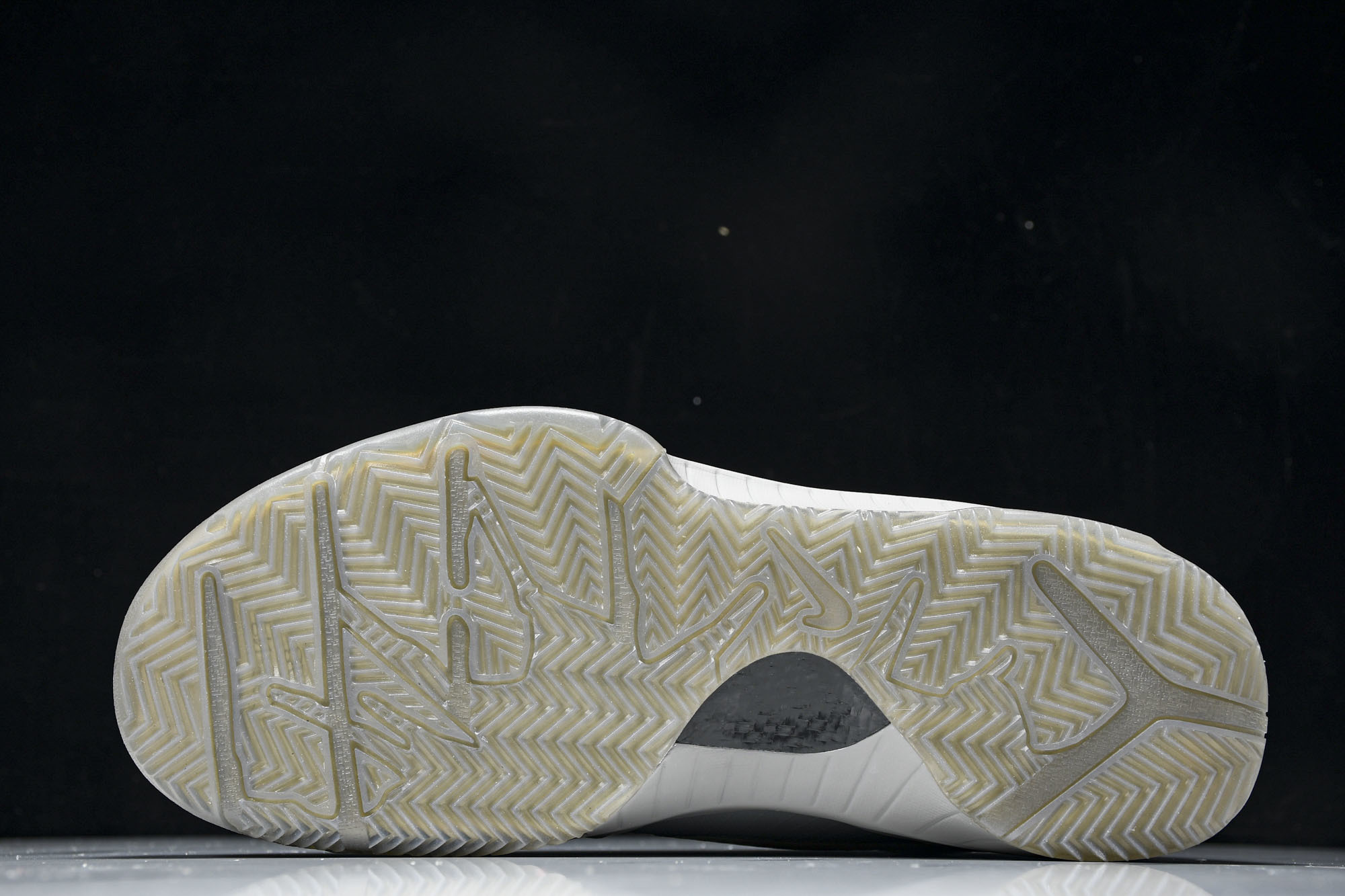 纯原NK Zoom Kobe 6 碳灰色 鹿皮 货号-005 #YZ001-1 40 40.5 41 42 42.5 4 纯原NK Zoom Kobe 6 碳灰色 鹿皮 货号-005 #YZ001-1 40 40.5 41 42 42.5 4