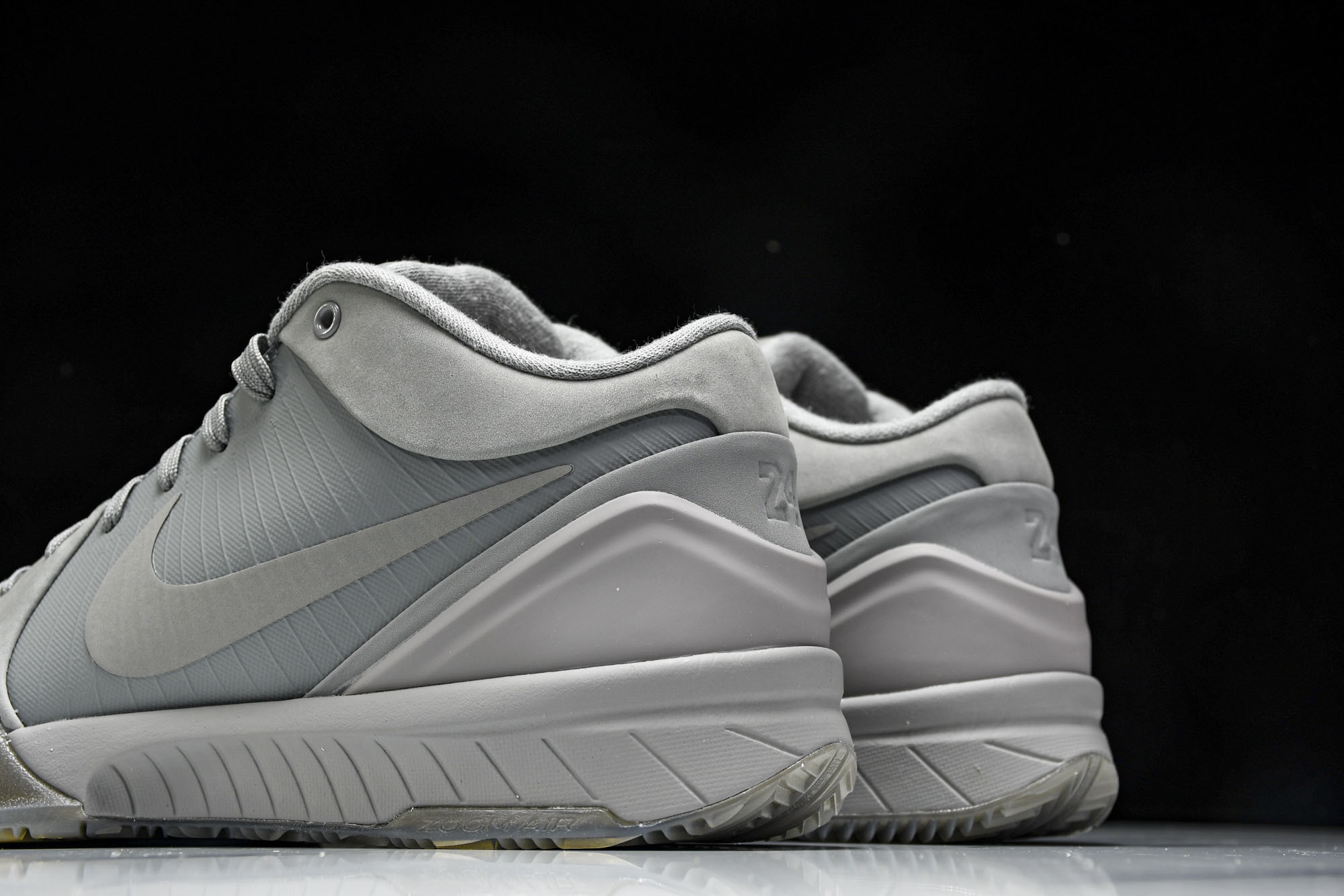 纯原NK Zoom Kobe 6 碳灰色 鹿皮 货号-005 #YZ001-1 40 40.5 41 42 42.5 4 纯原NK Zoom Kobe 6 碳灰色 鹿皮 货号-005 #YZ001-1 40 40.5 41 42 42.5 4