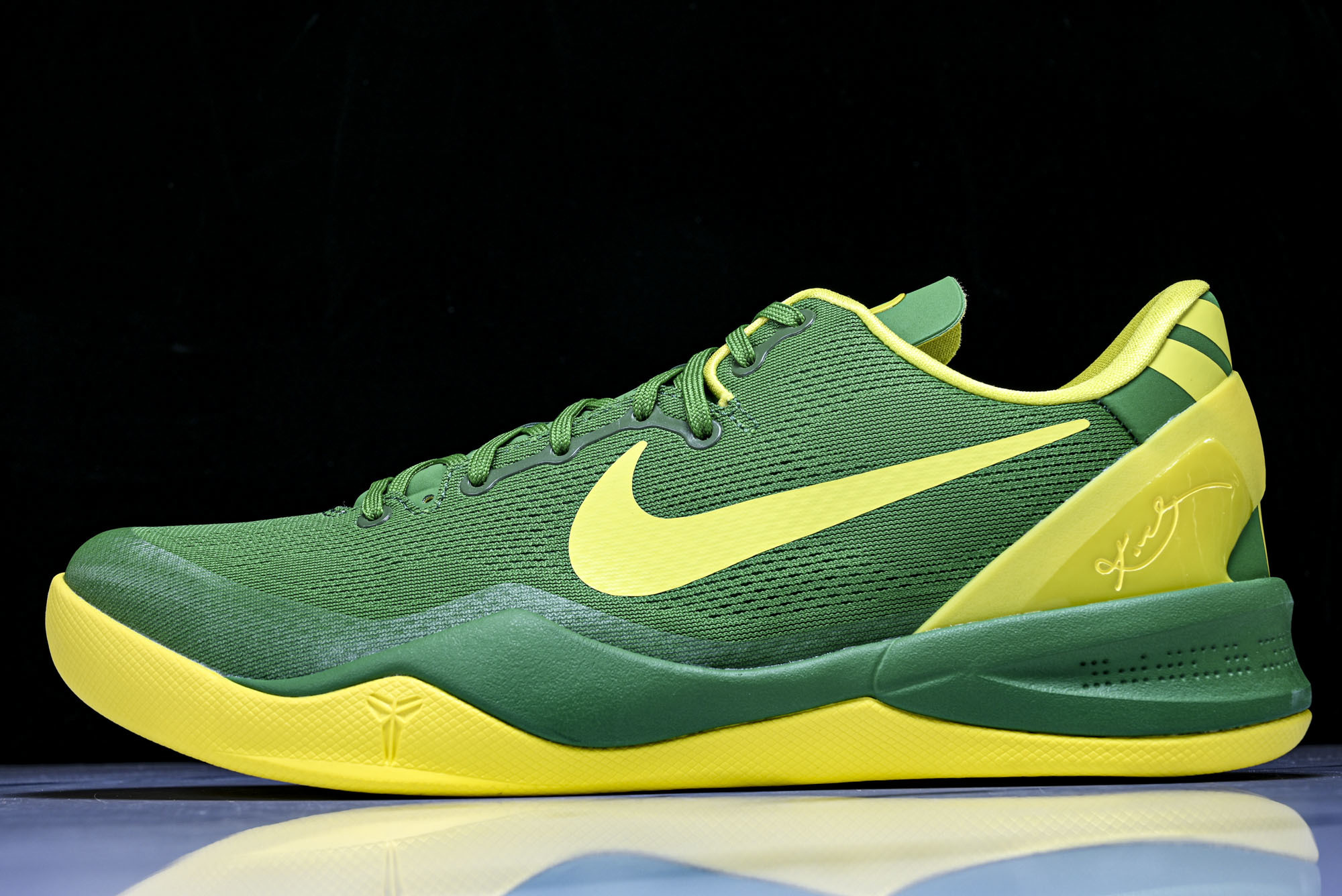 纯原NK_耐克 Kobe 8 Protro男款训练实战篮球鞋 .APPLE #YZ001-1 40 40.5 41 42 纯原NK_耐克 Kobe 8 Protro男款训练实战篮球鞋 .APPLE #YZ001-1 40 40.5 41 42
