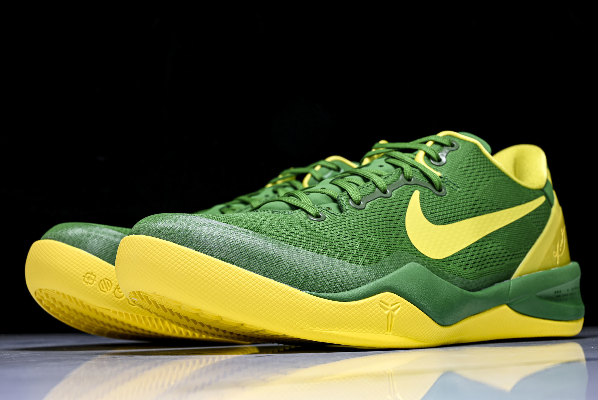 纯原NK_耐克 Kobe 8 Protro男款训练实战篮球鞋 .APPLE #YZ001-1 40 40.5 41 42 纯原NK_耐克 Kobe 8 Protro男款训练实战篮球鞋 .APPLE #YZ001-1 40 40.5 41 42