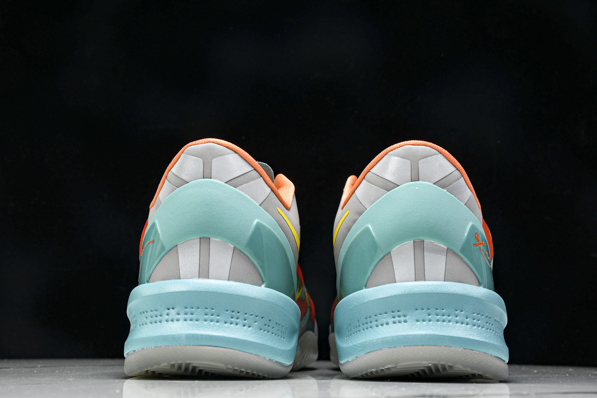 纯原NK Kobe 8 Prtro“Venice Beach”2024 蓝红橙 FQ3548-001 #YZ001-1 纯原NK Kobe 8 Prtro“Venice Beach”2024 蓝红橙 FQ3548-001 #YZ001-1
