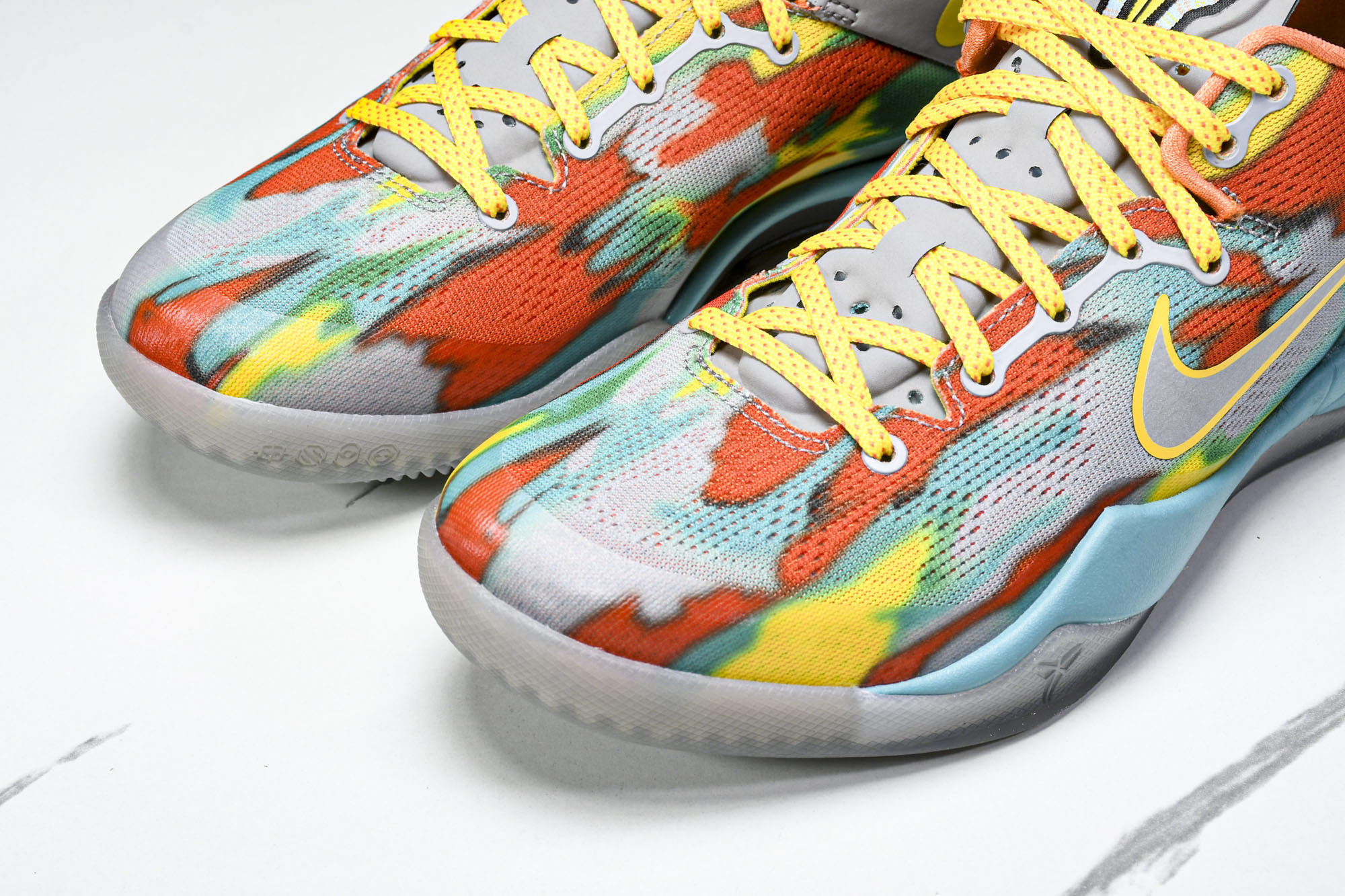 纯原NK Kobe 8 Prtro“Venice Beach”2024 蓝红橙 FQ3548-001 #YZ001-1 纯原NK Kobe 8 Prtro“Venice Beach”2024 蓝红橙 FQ3548-001 #YZ001-1