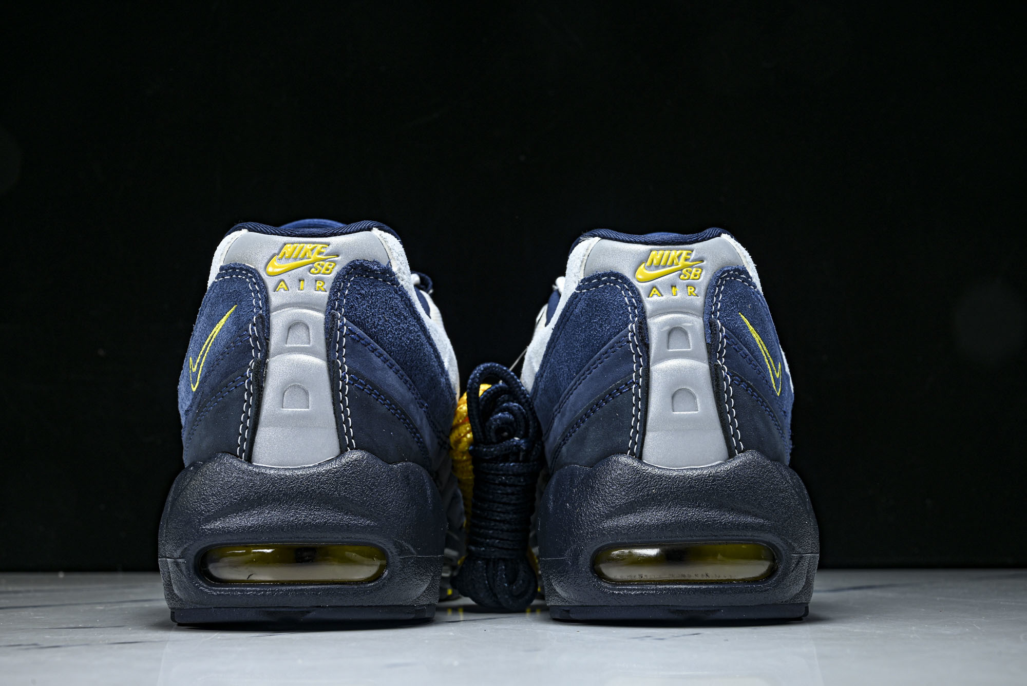 纯原外贸Eric Koston x Nike SB Air Max 95 深蓝白 耐克联名低帮气垫男女跑步鞋 HQ849 纯原外贸Eric Koston x Nike SB Air Max 95 深蓝白 耐克联名低帮气垫男女跑步鞋 HQ849
