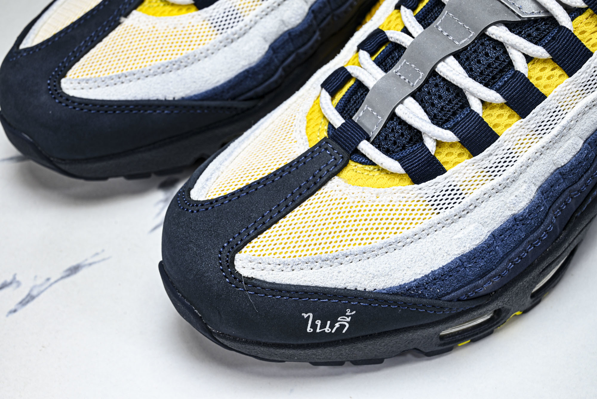 纯原外贸Eric Koston x Nike SB Air Max 95 深蓝白 耐克联名低帮气垫男女跑步鞋 HQ849 纯原外贸Eric Koston x Nike SB Air Max 95 深蓝白 耐克联名低帮气垫男女跑步鞋 HQ849