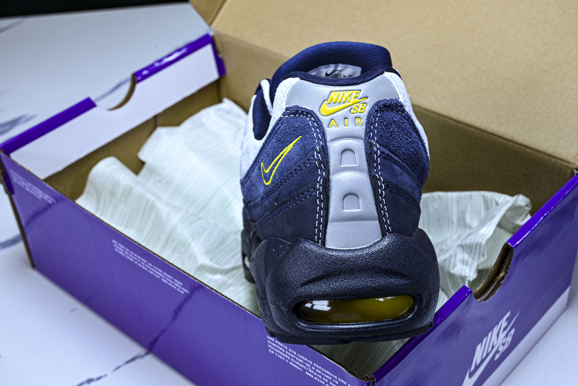 纯原外贸Eric Koston x Nike SB Air Max 95 深蓝白 耐克联名低帮气垫男女跑步鞋 HQ849 纯原外贸Eric Koston x Nike SB Air Max 95 深蓝白 耐克联名低帮气垫男女跑步鞋 HQ849