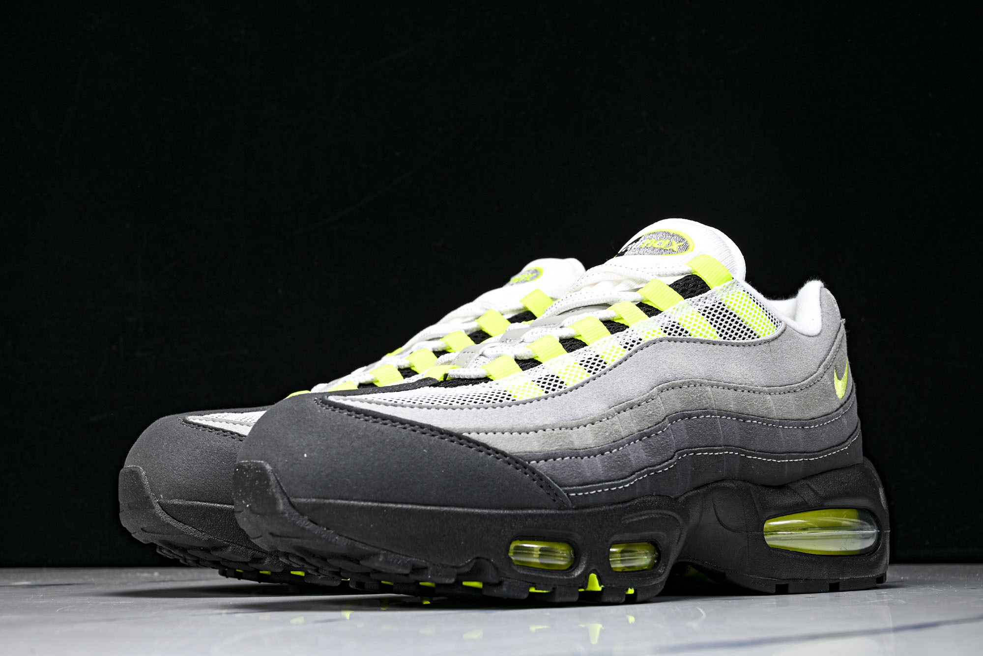纯原外贸Eric Koston x Nike SB Air Max 95 耐克联名低帮气垫男女跑步鞋HM4740 001 纯原外贸Eric Koston x Nike SB Air Max 95 耐克联名低帮气垫男女跑步鞋HM4740 001