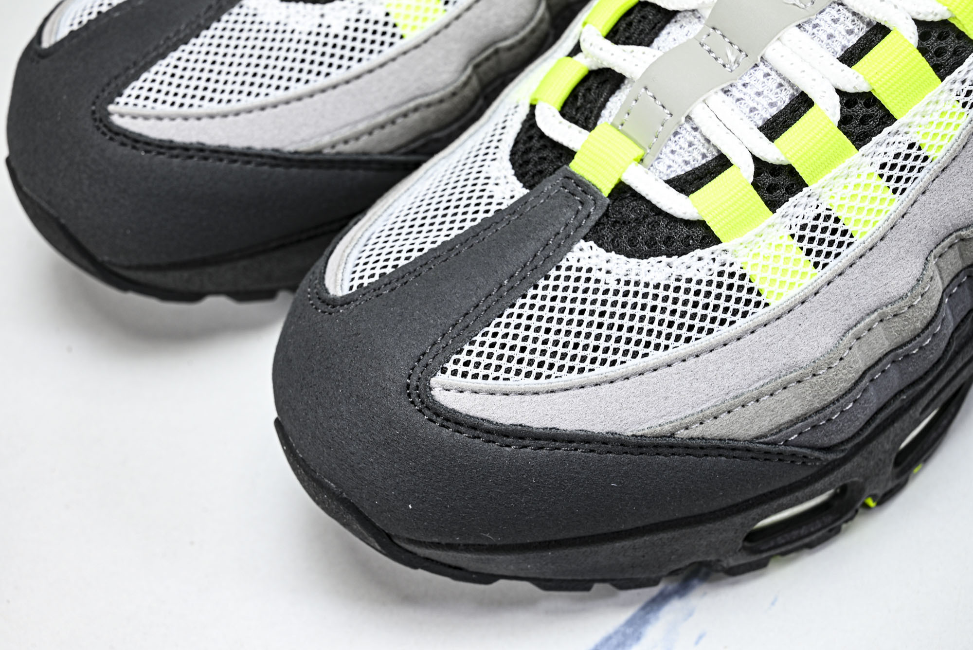 纯原外贸Eric Koston x Nike SB Air Max 95 耐克联名低帮气垫男女跑步鞋HM4740 001 纯原外贸Eric Koston x Nike SB Air Max 95 耐克联名低帮气垫男女跑步鞋HM4740 001