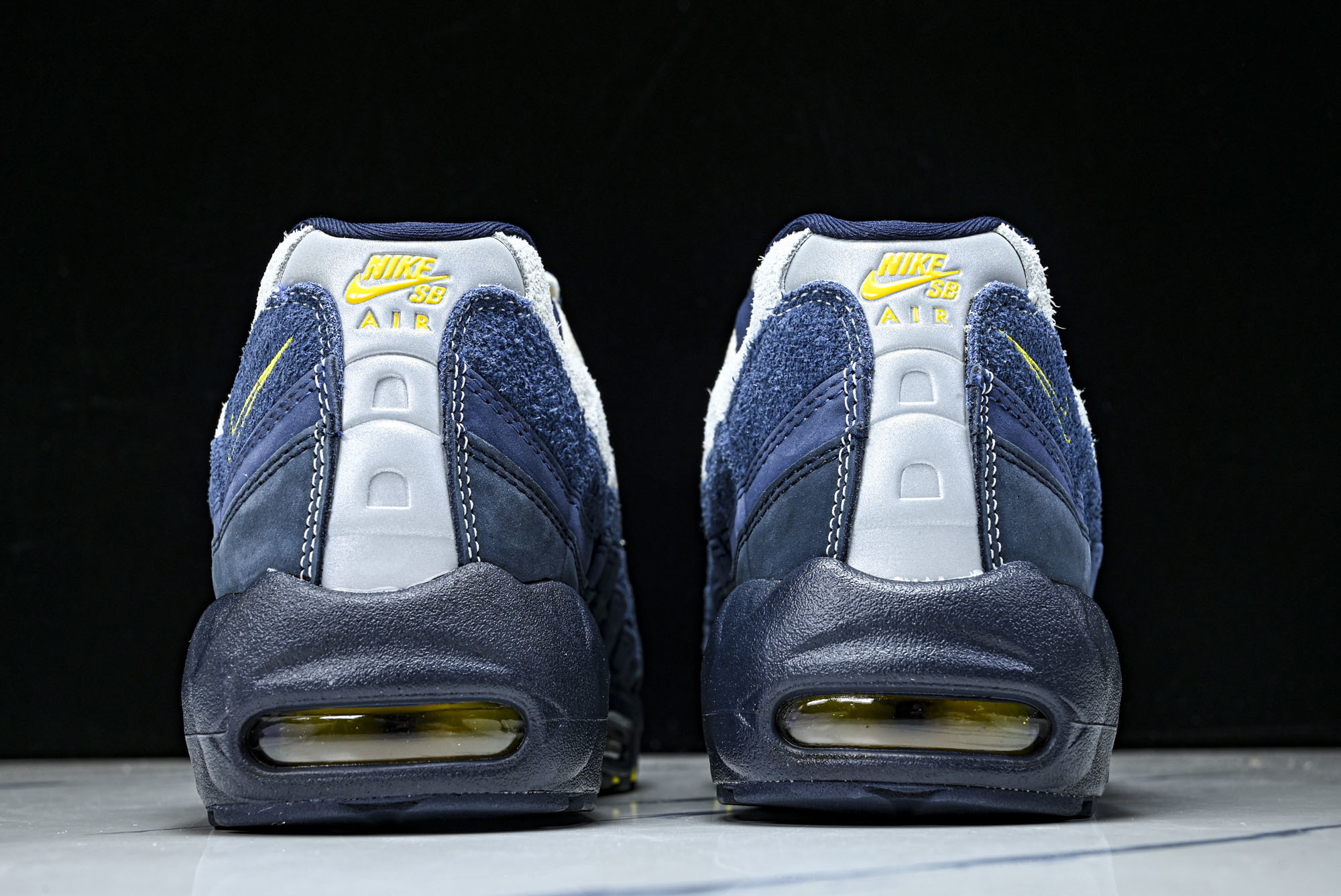 纯原外贸Eric Koston x Nike SB Air Max 95 耐克联名低帮气垫男跑步鞋HQ8492 400 纯原外贸Eric Koston x Nike SB Air Max 95 耐克联名低帮气垫男跑步鞋HQ8492 400