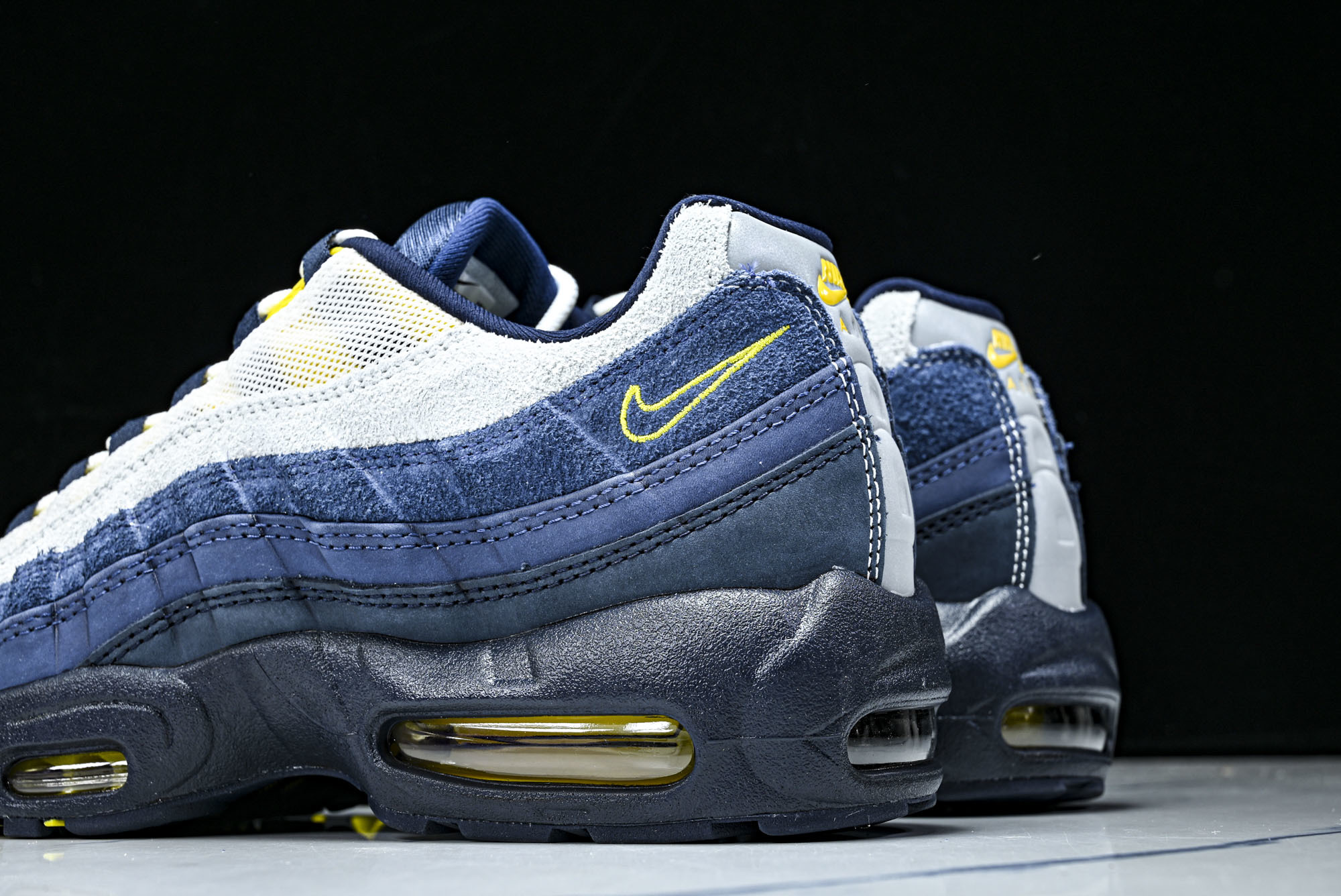 纯原外贸Eric Koston x Nike SB Air Max 95 耐克联名低帮气垫男跑步鞋HQ8492 400 纯原外贸Eric Koston x Nike SB Air Max 95 耐克联名低帮气垫男跑步鞋HQ8492 400