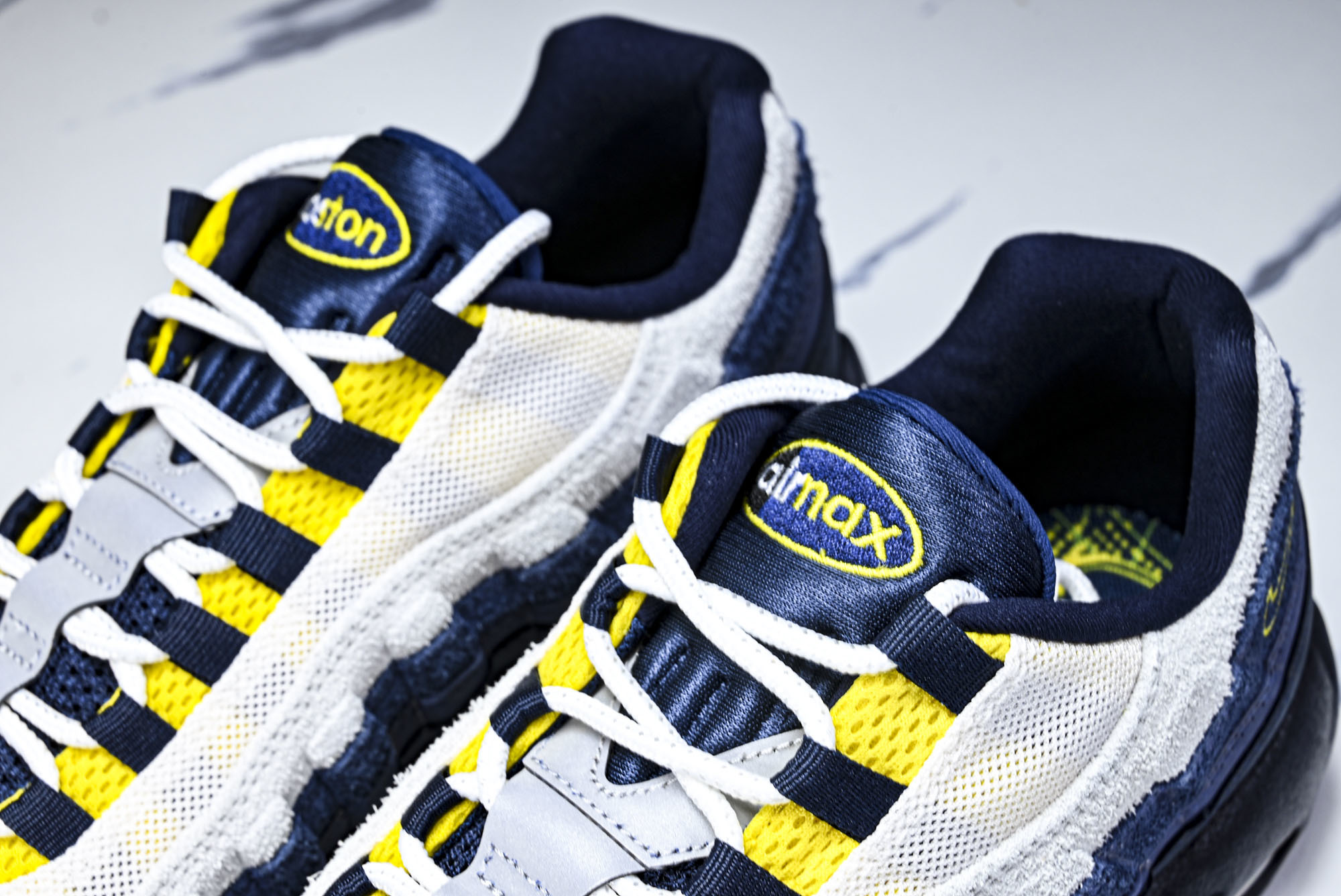 纯原外贸Eric Koston x Nike SB Air Max 95 耐克联名低帮气垫男跑步鞋HQ8492 400 纯原外贸Eric Koston x Nike SB Air Max 95 耐克联名低帮气垫男跑步鞋HQ8492 400