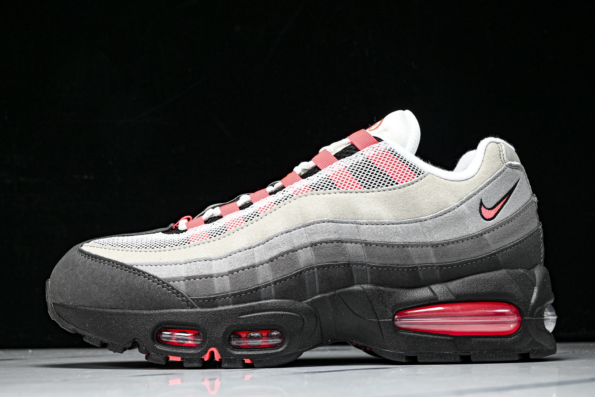 纯原外贸Eric Koston x Nike SB Air Max 95 耐克联名低帮气垫男跑步鞋IM7410 001 纯原外贸Eric Koston x Nike SB Air Max 95 耐克联名低帮气垫男跑步鞋IM7410 001