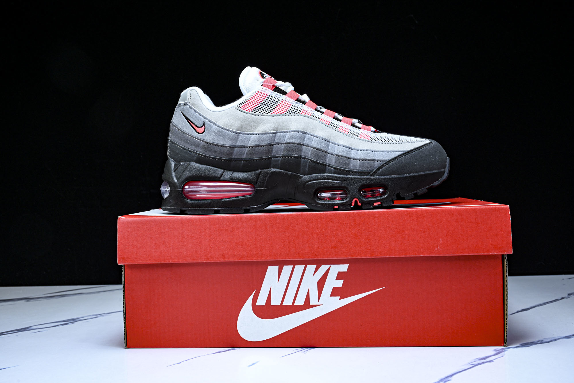 纯原外贸Eric Koston x Nike SB Air Max 95 耐克联名低帮气垫男跑步鞋IM7410 001 纯原外贸Eric Koston x Nike SB Air Max 95 耐克联名低帮气垫男跑步鞋IM7410 001