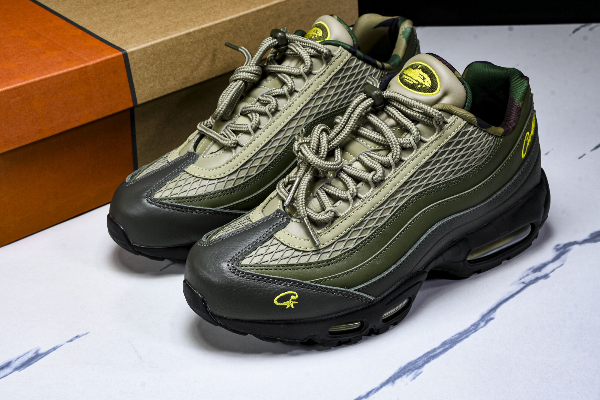 纯原外贸Nike Air Max 95 复古减震气垫跑鞋 FB2709 300 #YZ001-1 ✦原版1:1 制作 全 纯原外贸Nike Air Max 95 复古减震气垫跑鞋 FB2709 300 #YZ001-1 ✦原版1:1 制作 全
