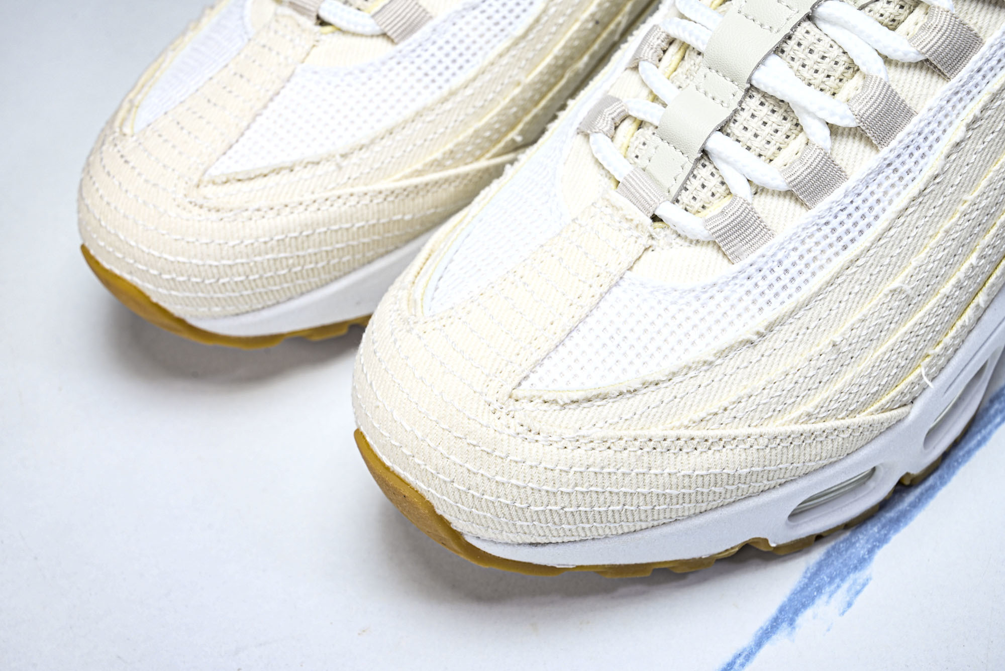 纯原外贸Nike Air Max 95 复古减震气垫跑鞋 HM4743 100 #YZ001-1 ✦原版1:1 制作 全 纯原外贸Nike Air Max 95 复古减震气垫跑鞋 HM4743 100 #YZ001-1 ✦原版1:1 制作 全