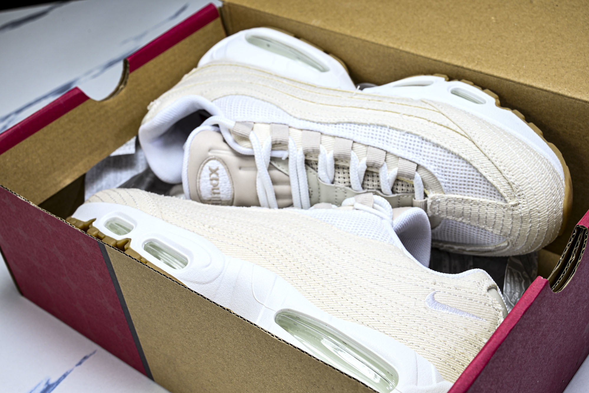 纯原外贸Nike Air Max 95 复古减震气垫跑鞋 HM4743 100 #YZ001-1 ✦原版1:1 制作 全 纯原外贸Nike Air Max 95 复古减震气垫跑鞋 HM4743 100 #YZ001-1 ✦原版1:1 制作 全