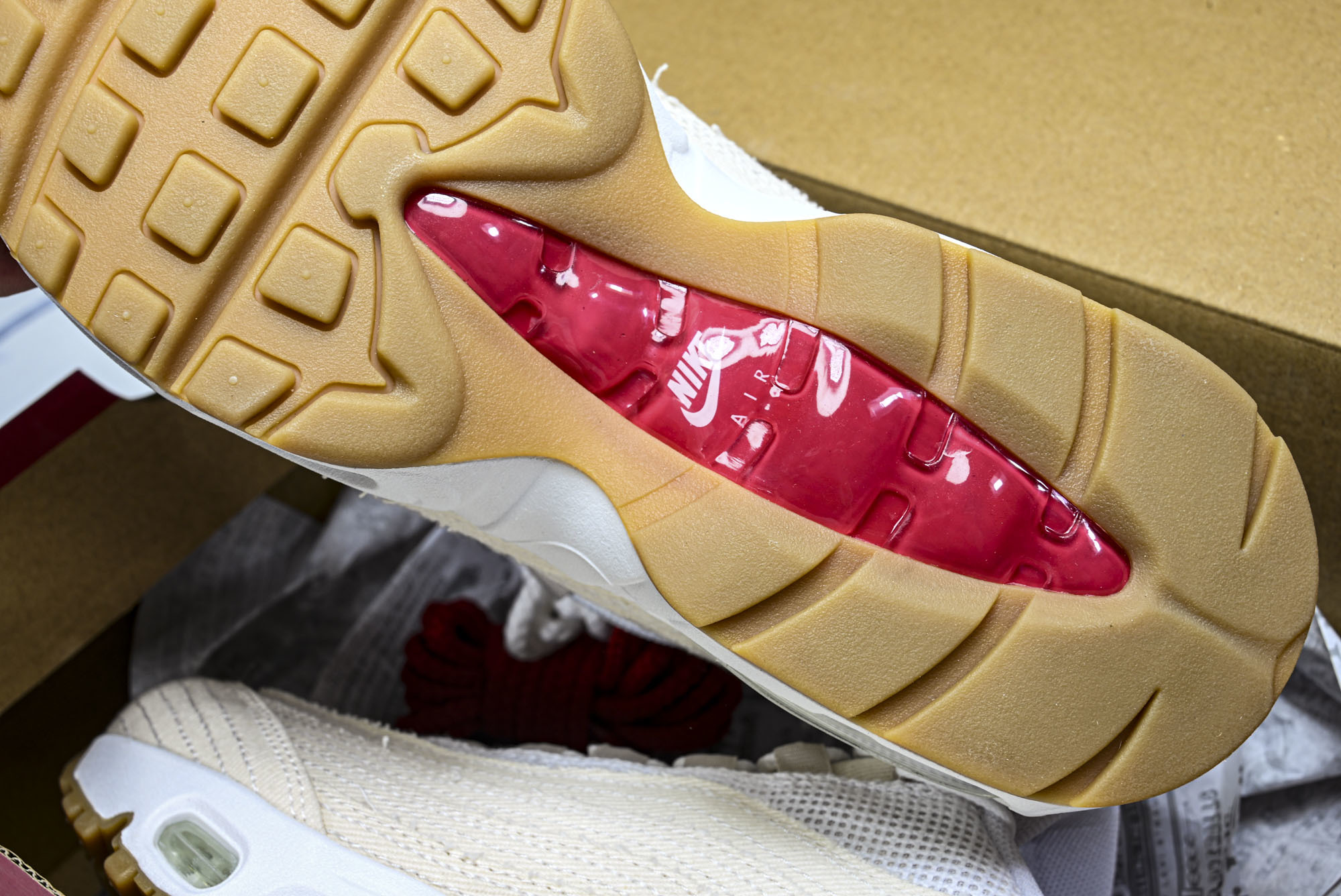 纯原外贸Nike Air Max 95 复古减震气垫跑鞋 HM4743 100 #YZ001-1 ✦原版1:1 制作 全 纯原外贸Nike Air Max 95 复古减震气垫跑鞋 HM4743 100 #YZ001-1 ✦原版1:1 制作 全