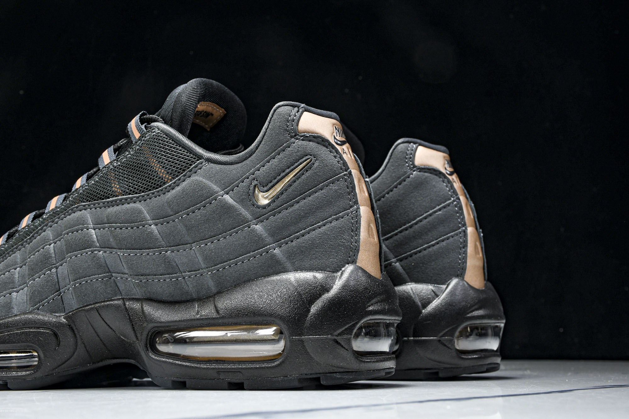 纯原外贸Nike Air Max 95 复古减震气垫跑鞋 HQ6457-001 #YZ001-1 ✦原版1:1 制作 全 纯原外贸Nike Air Max 95 复古减震气垫跑鞋 HQ6457-001 #YZ001-1 ✦原版1:1 制作 全