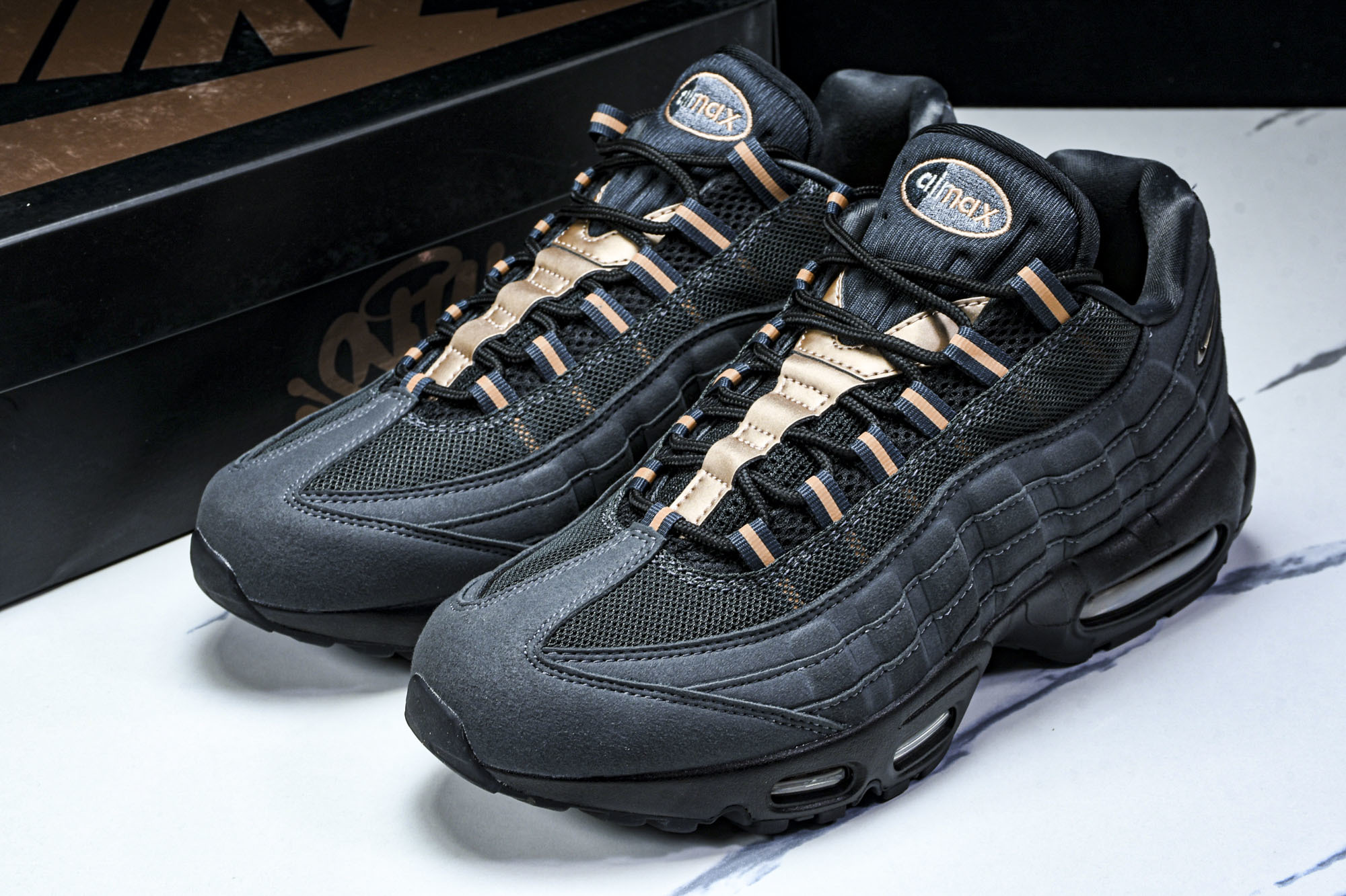 纯原外贸Nike Air Max 95 复古减震气垫跑鞋 HQ6457-001 #YZ001-1 ✦原版1:1 制作 全 纯原外贸Nike Air Max 95 复古减震气垫跑鞋 HQ6457-001 #YZ001-1 ✦原版1:1 制作 全