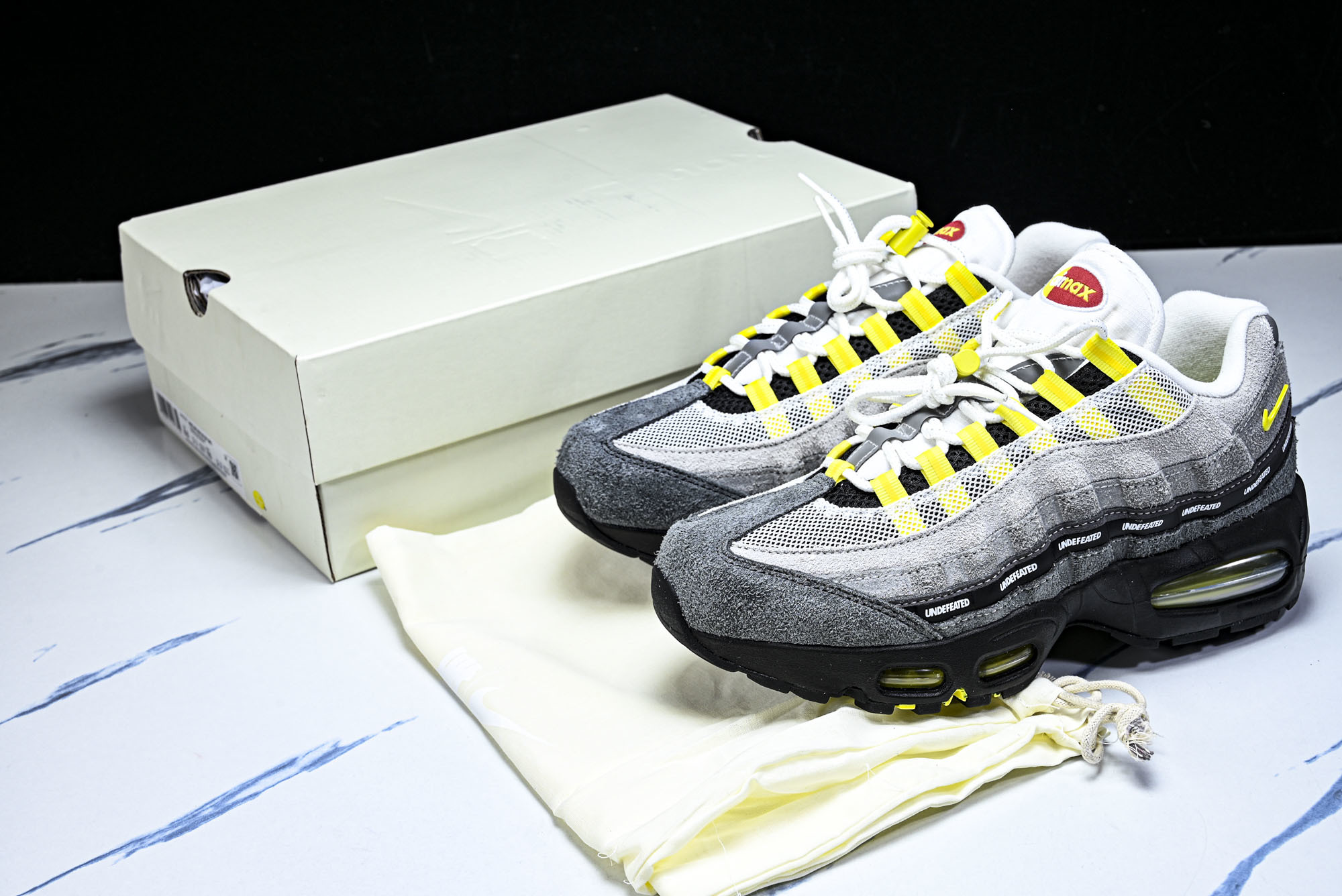纯原外贸Nike Air Max 95 复古减震气垫跑鞋 IB4523-002 #YZ001-1 ✦原版1:1 制作 全 纯原外贸Nike Air Max 95 复古减震气垫跑鞋 IB4523-002 #YZ001-1 ✦原版1:1 制作 全