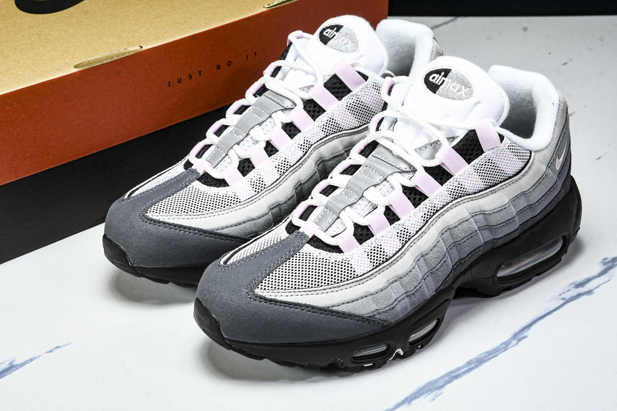 纯原外贸Nike Air Max 95 复古减震气垫跑鞋CJ0588-001 #YZ001-1 ✦原版1:1 制作 全套 纯原外贸Nike Air Max 95 复古减震气垫跑鞋CJ0588-001 #YZ001-1 ✦原版1:1 制作 全套