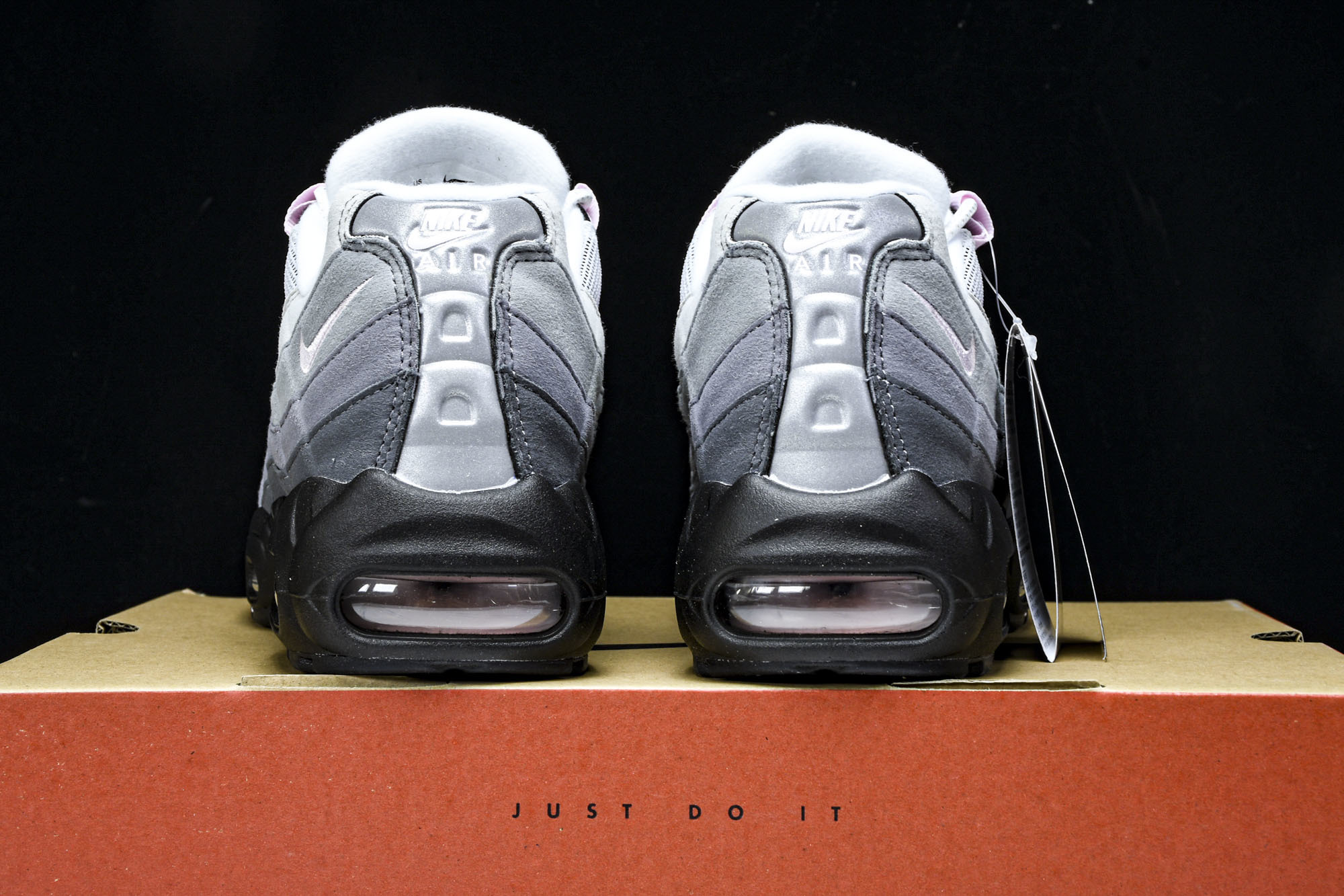 纯原外贸Nike Air Max 95 复古减震气垫跑鞋CJ0588-001 #YZ001-1 ✦原版1:1 制作 全套 纯原外贸Nike Air Max 95 复古减震气垫跑鞋CJ0588-001 #YZ001-1 ✦原版1:1 制作 全套