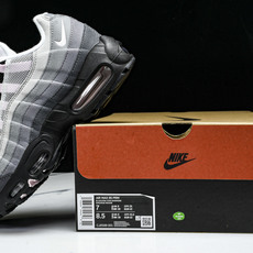 纯原外贸Nike Air Max 95 复古减震气垫跑鞋CJ0588-001 #YZ001-1 ✦原版1:1 制作 全套 纯原外贸Nike Air Max 95 复古减震气垫跑鞋CJ0588-001 #YZ001-1 ✦原版1:1 制作 全套