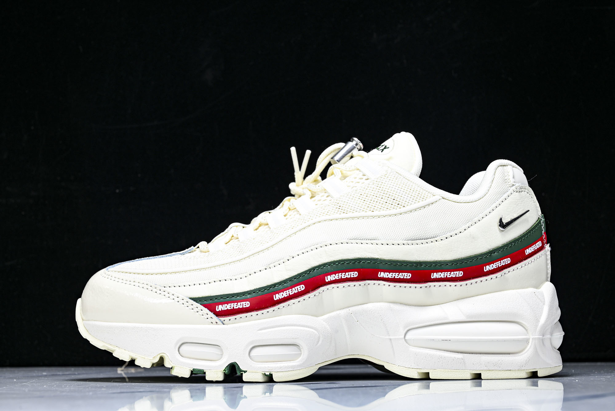 纯原外贸Undefeated x Nike Air Max 95 SP 联名款 复古减震气垫跑鞋 IB4453-100 纯原外贸Undefeated x Nike Air Max 95 SP 联名款 复古减震气垫跑鞋 IB4453-100