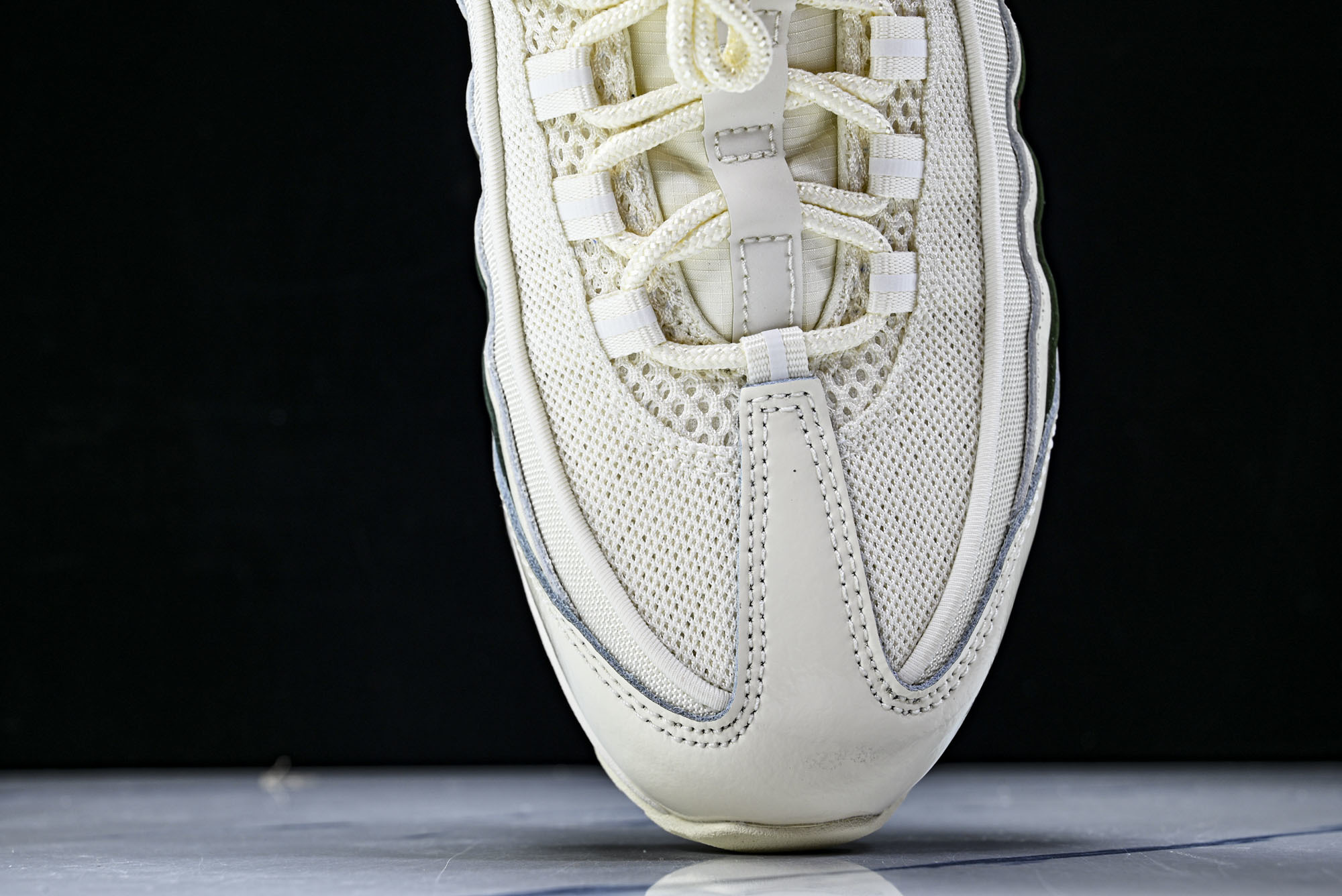 纯原外贸Undefeated x Nike Air Max 95 SP 联名款 复古减震气垫跑鞋 IB4453-100 