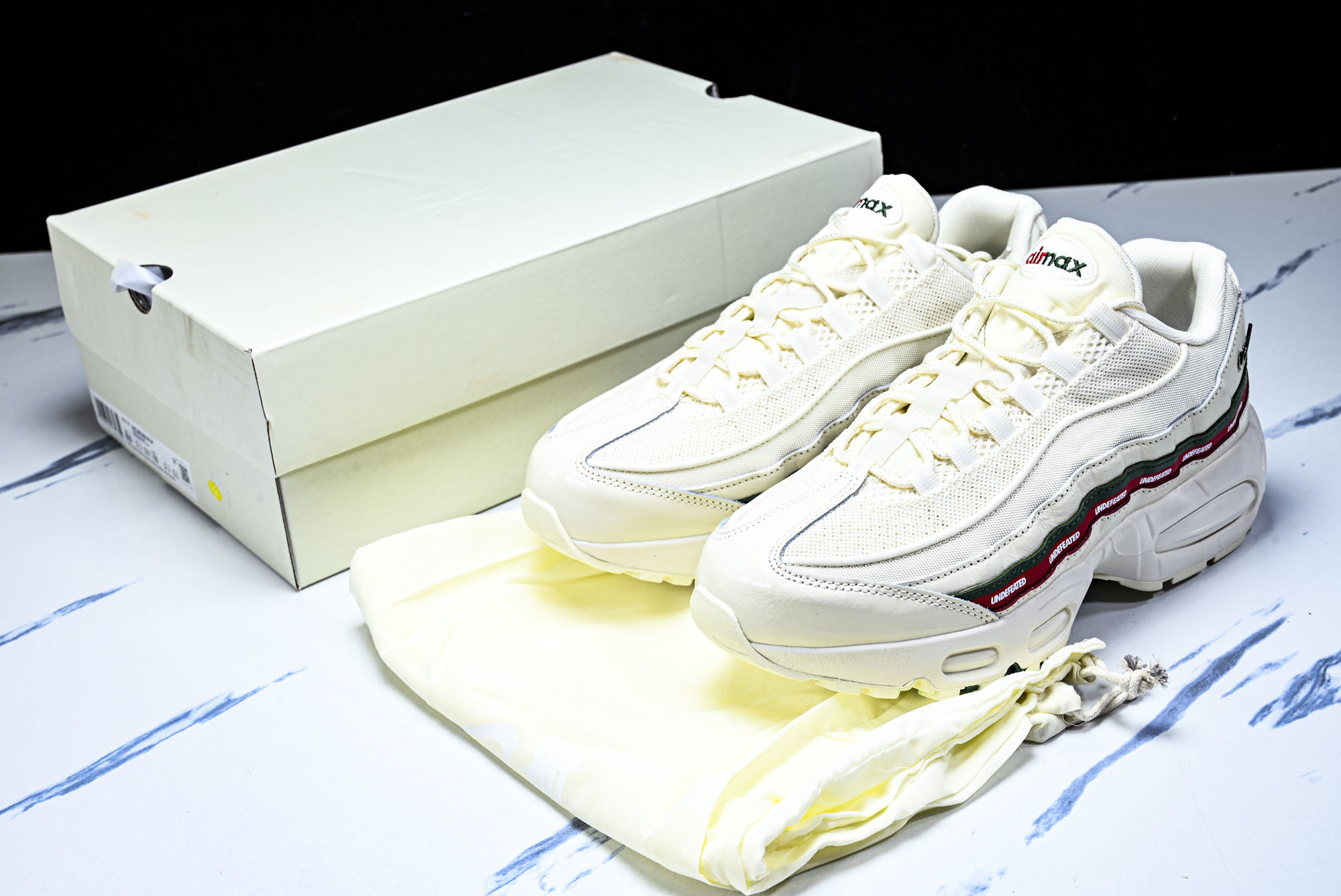 纯原外贸Undefeated x Nike Air Max 95 SP 联名款 复古减震气垫跑鞋 IB4453-100 