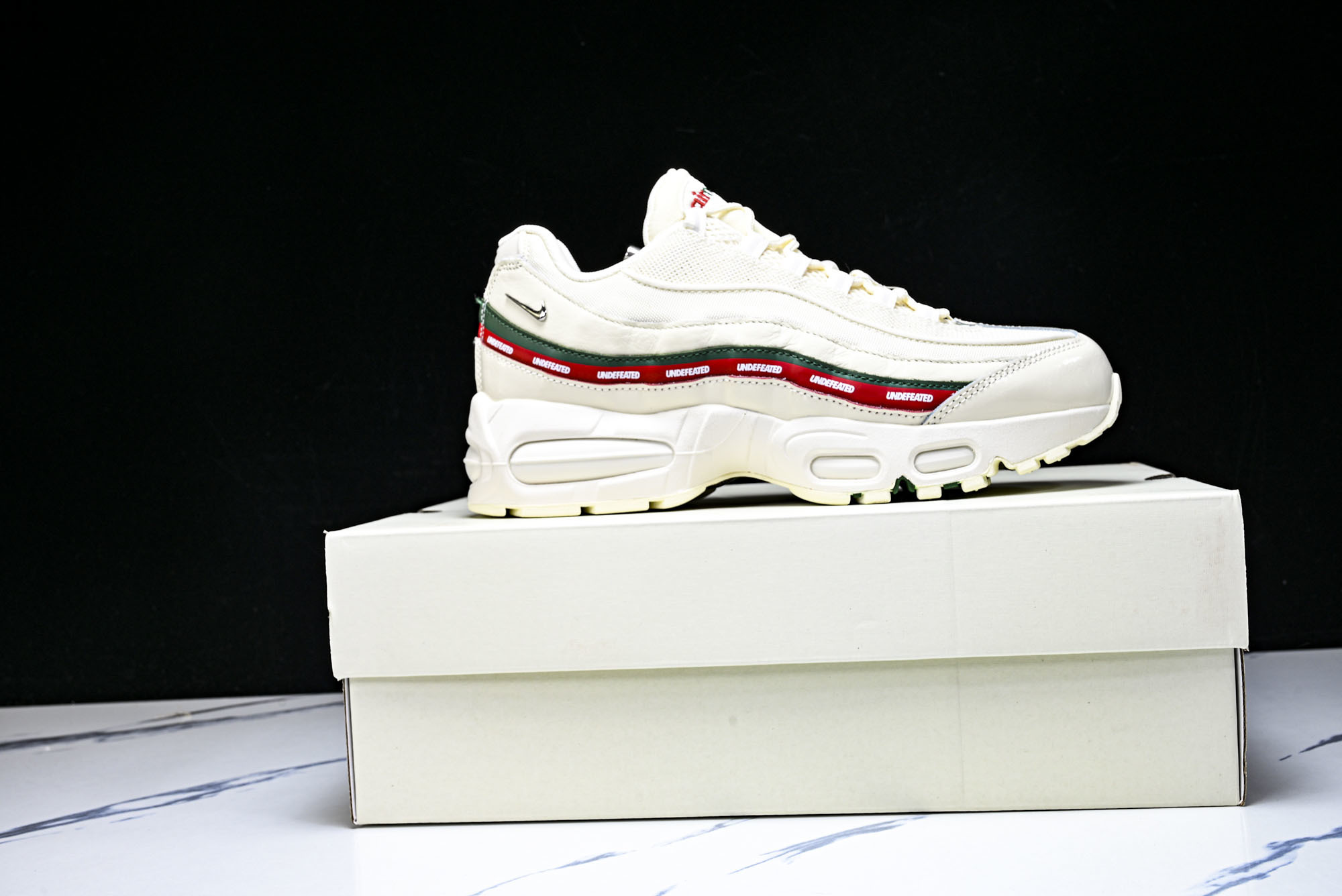 纯原外贸Undefeated x Nike Air Max 95 SP 联名款 复古减震气垫跑鞋 IB4453-100 