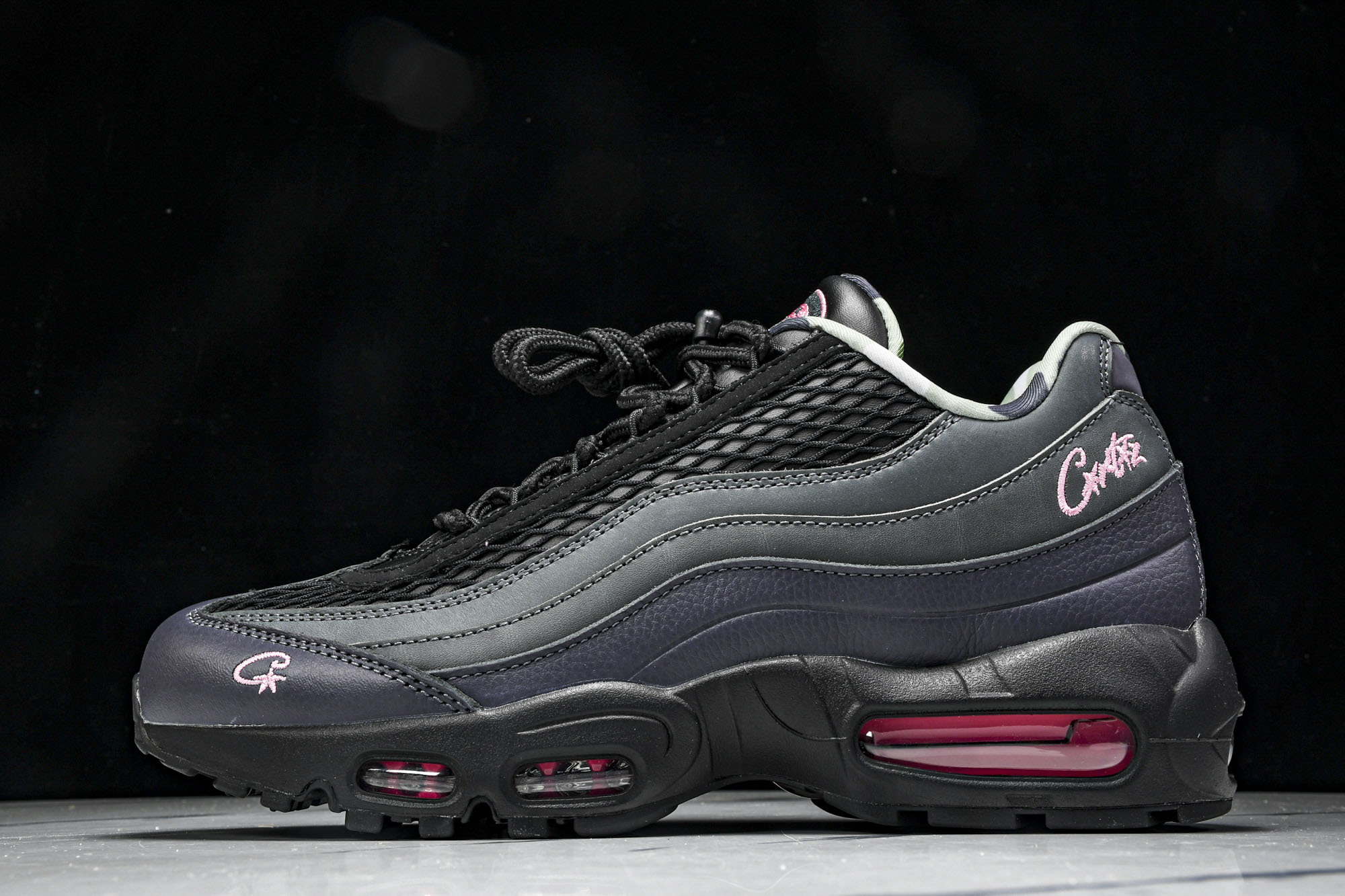 纯原 Nike Air Max 95 复古减震气垫跑鞋 FB2709-001 #YZ001-1 ✦原版1:1 制作 全套 纯原 Nike Air Max 95 复古减震气垫跑鞋 FB2709-001 #YZ001-1 ✦原版1:1 制作 全套