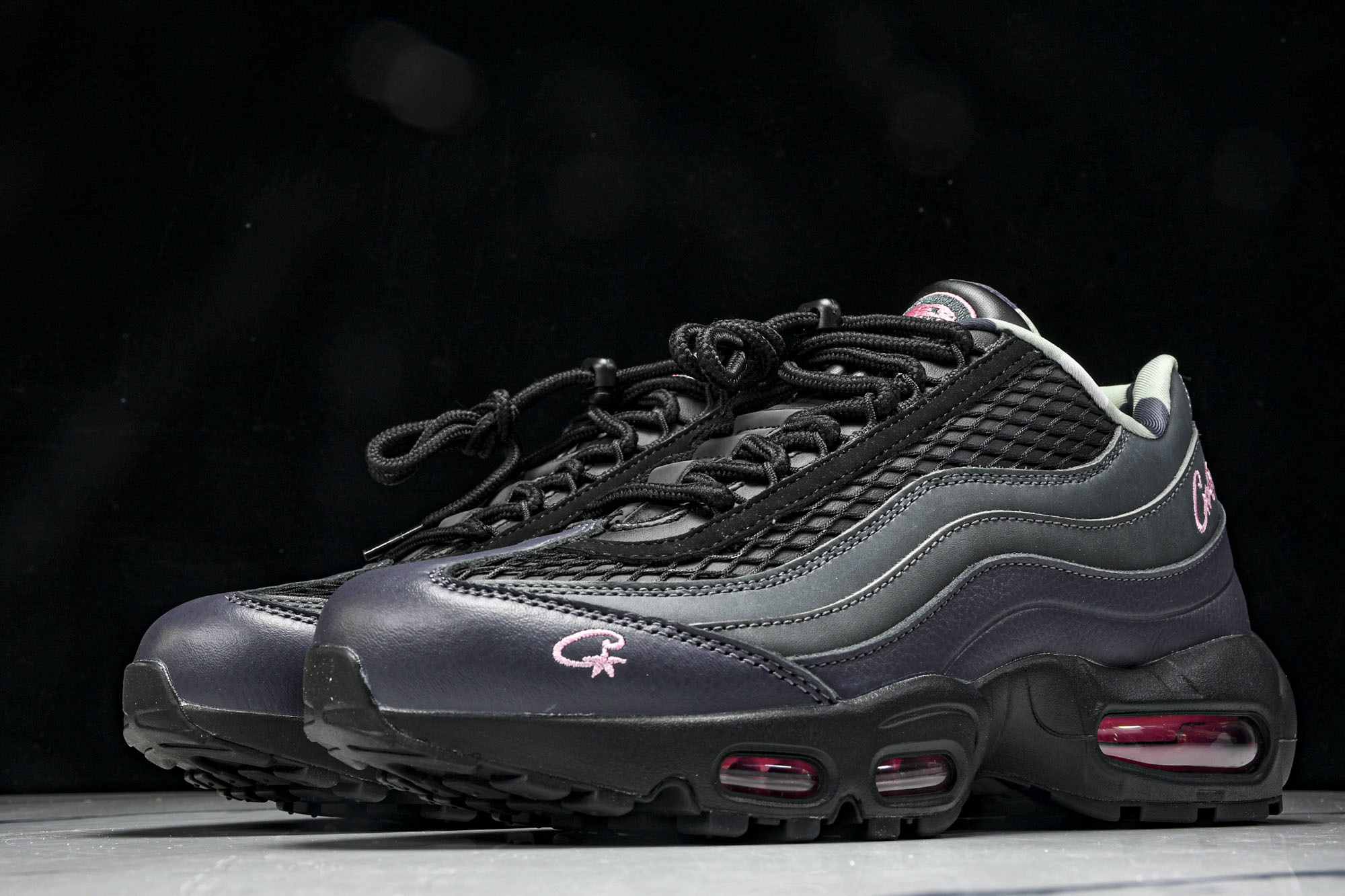 纯原 Nike Air Max 95 复古减震气垫跑鞋 FB2709-001 #YZ001-1 ✦原版1:1 制作 全套 纯原 Nike Air Max 95 复古减震气垫跑鞋 FB2709-001 #YZ001-1 ✦原版1:1 制作 全套